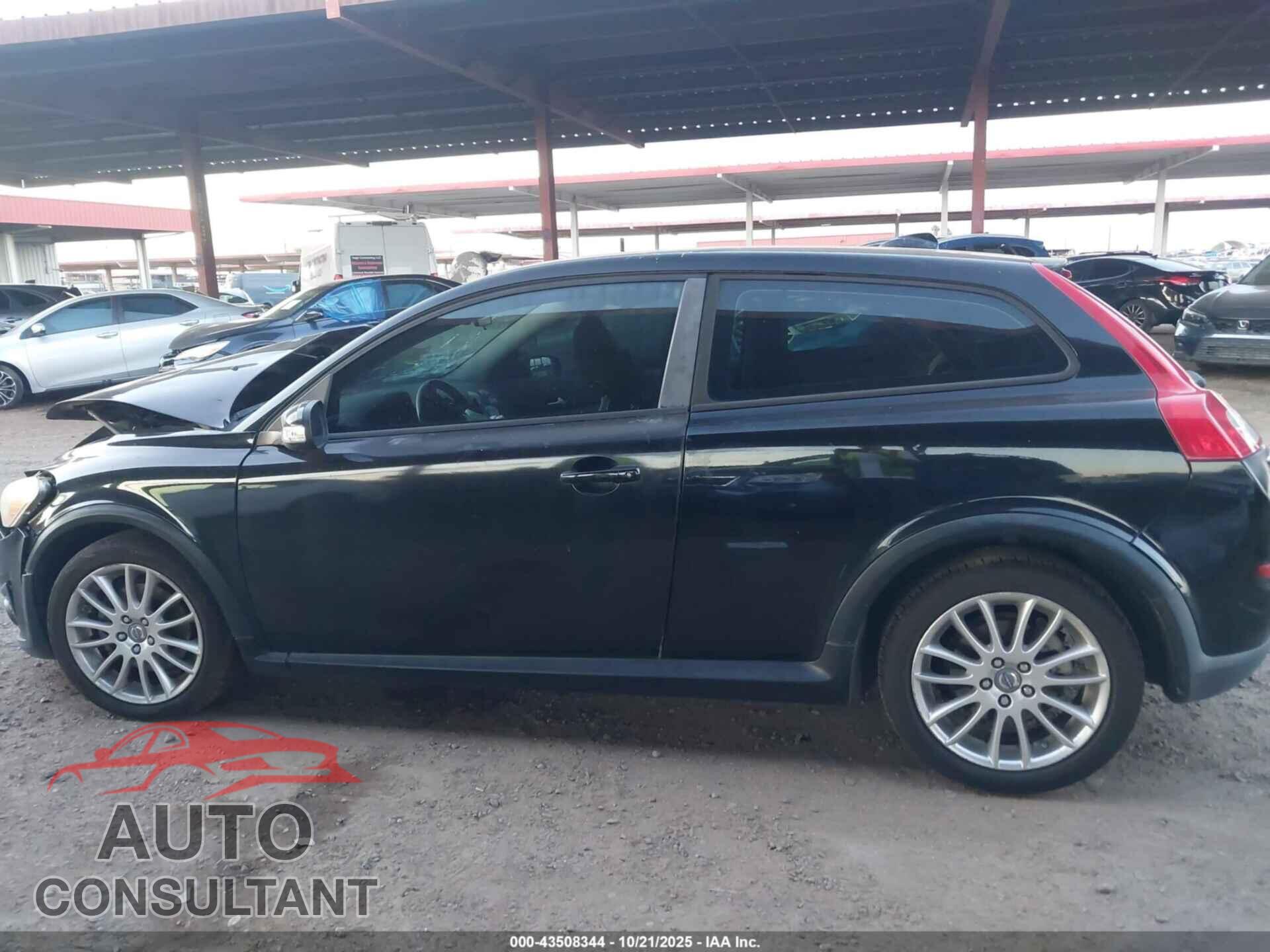 VOLVO C30 2011 - YV1672MK7B2196663