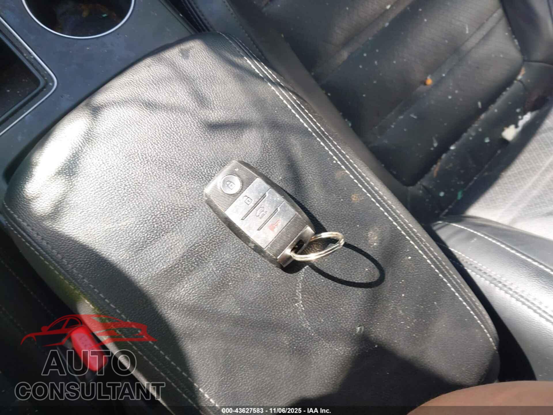 KIA SORENTO 2017 - 5XYPGDA39HG331093