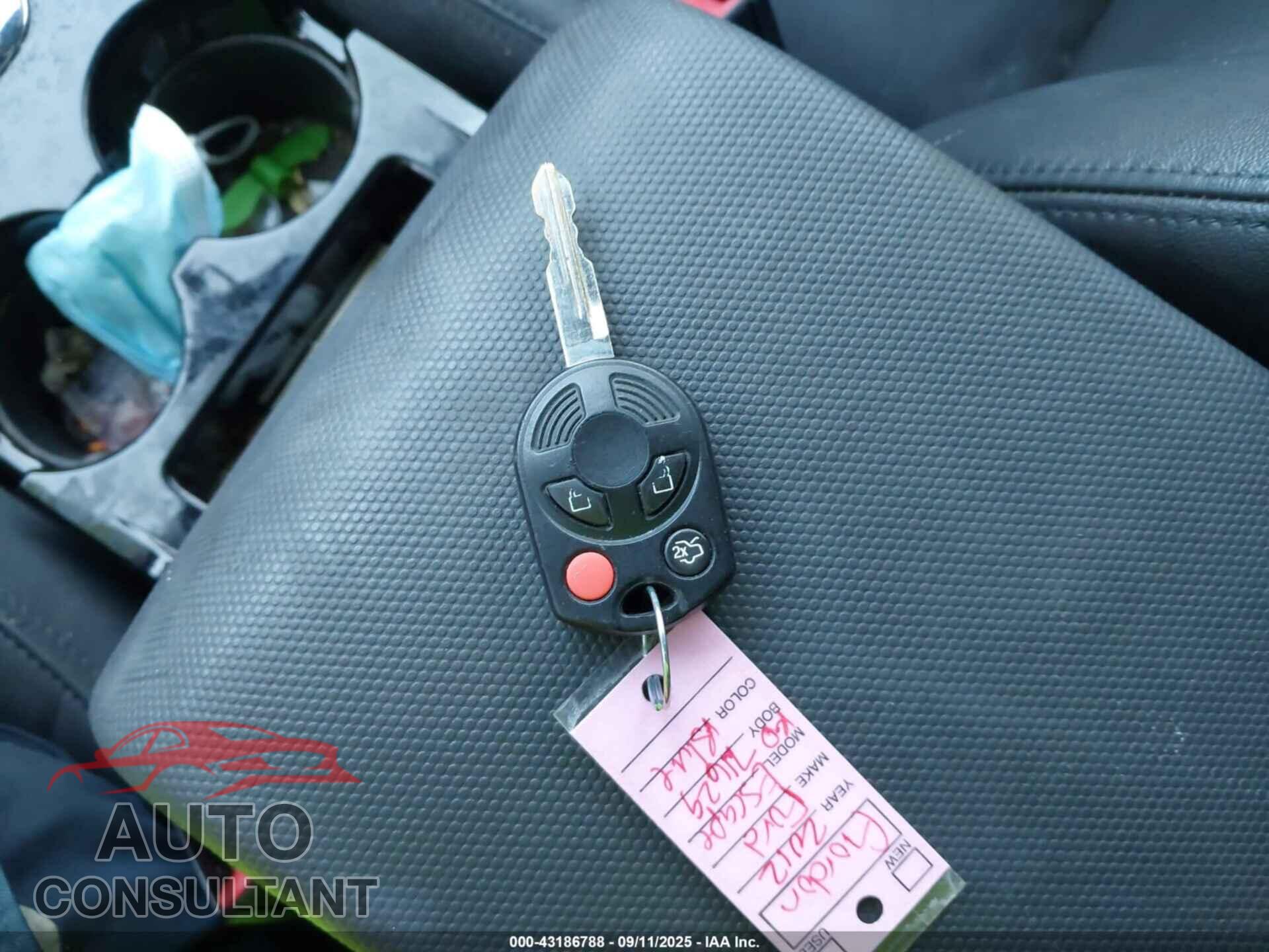 FORD ESCAPE 2012 - 1FMCU9EG7CKC80029