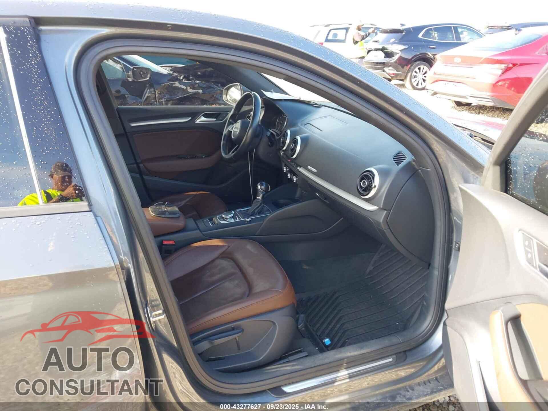 AUDI A3 2017 - WAUB8GFF7H1012297