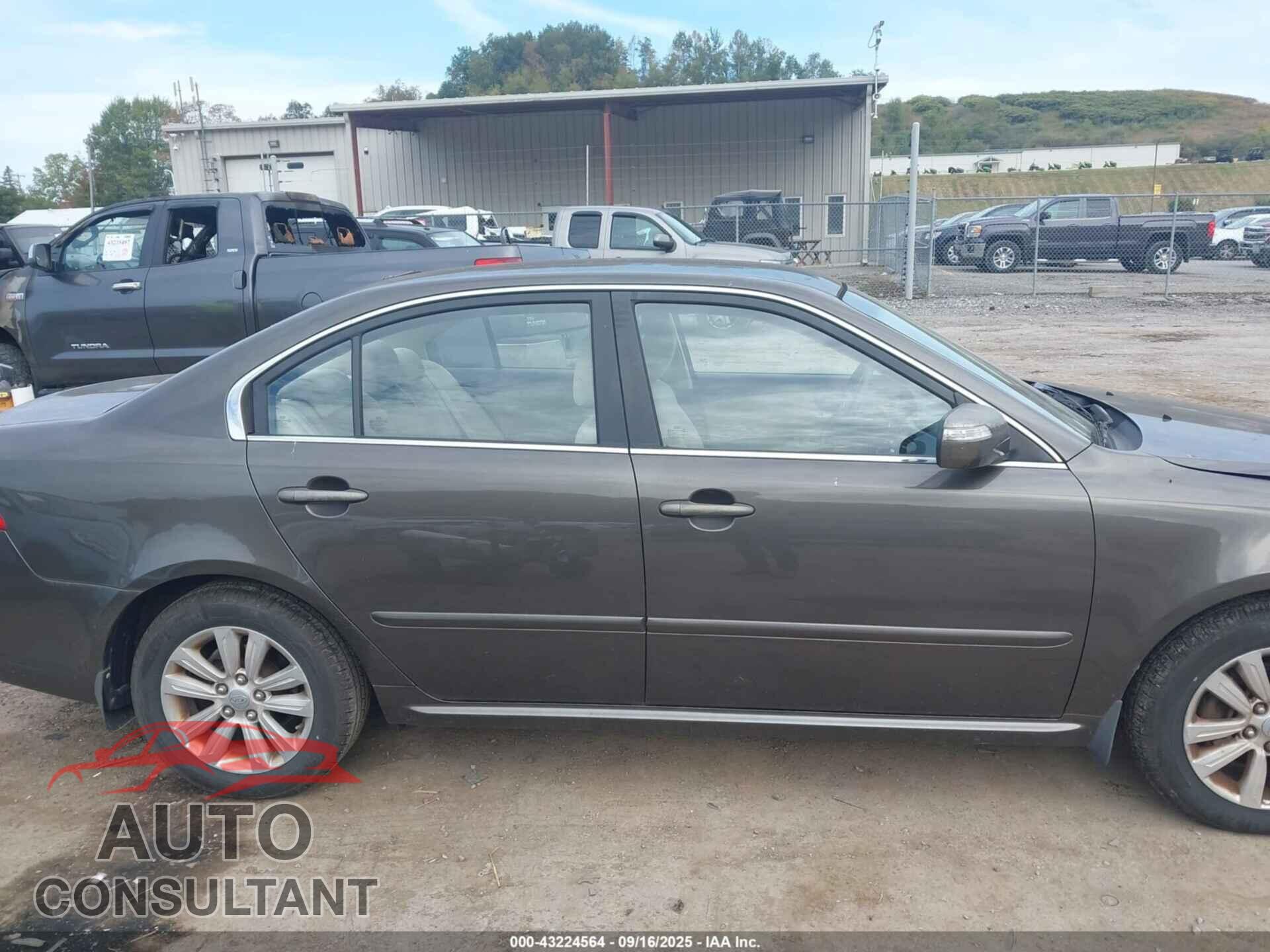 KIA OPTIMA 2010 - KNAGG4A85A5414737
