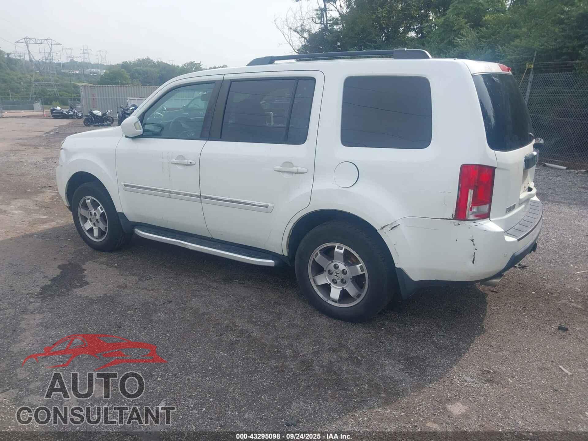 HONDA PILOT 2011 - 5FNYF4H92BB017270