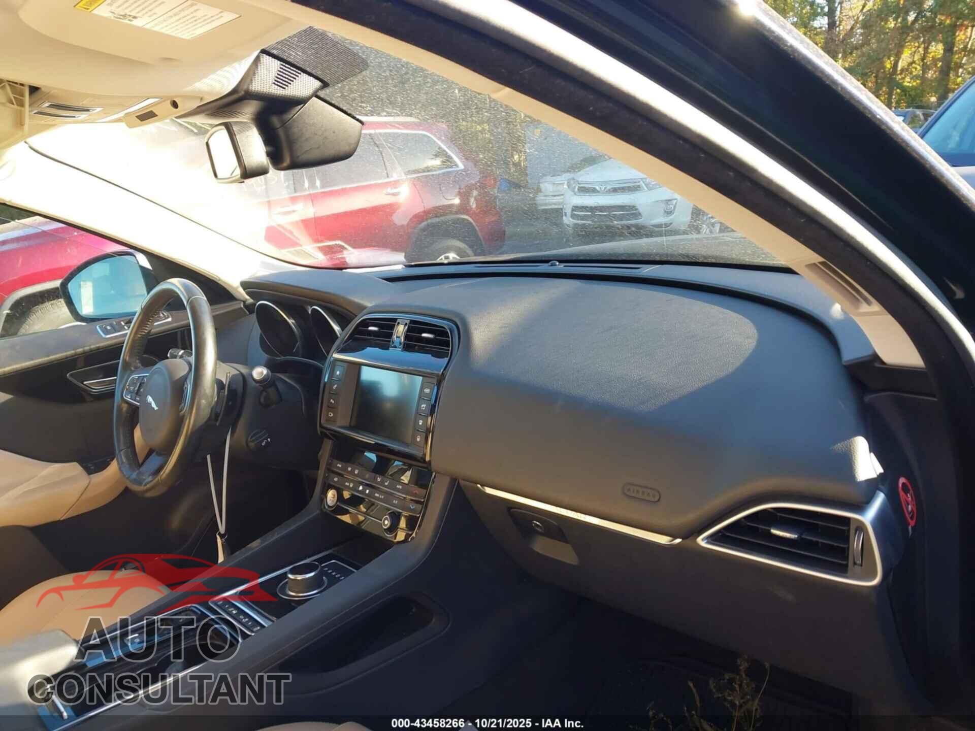 JAGUAR F-PACE 2018 - SADCJ2FX2JA256781