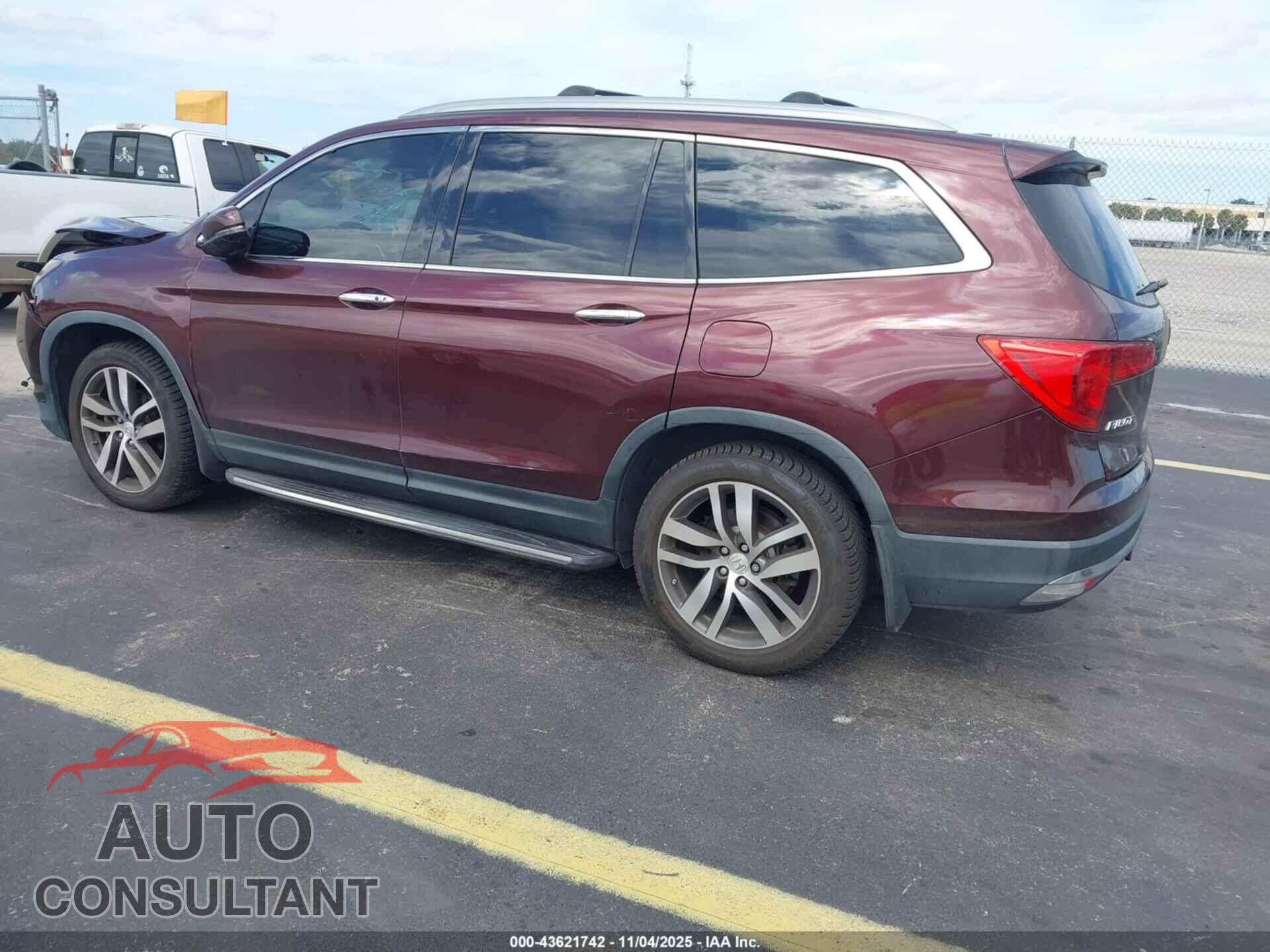 HONDA PILOT 2017 - 5FNYF5H95HB029847
