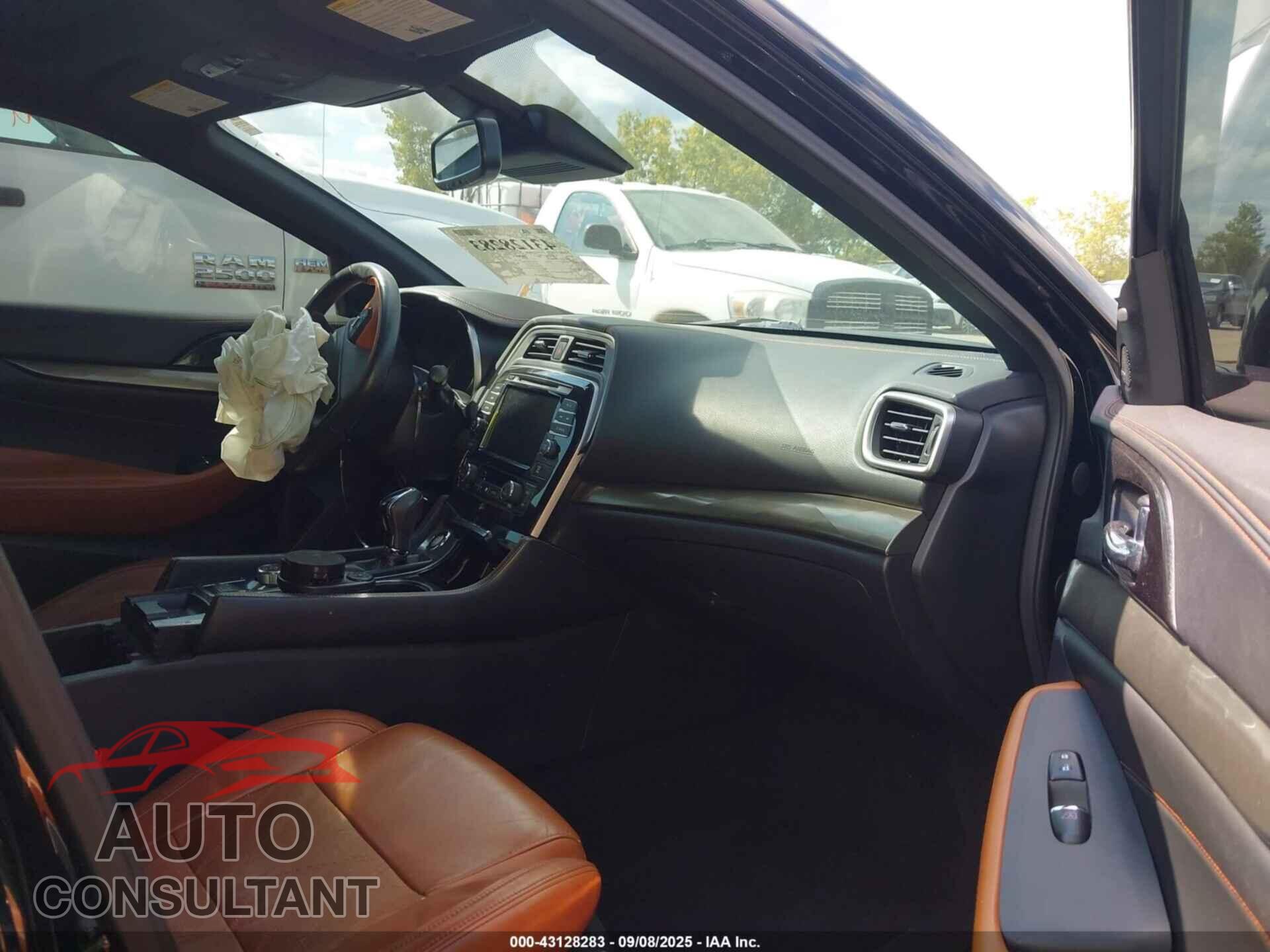 NISSAN MAXIMA 2019 - 1N4AA6AV3KC382109