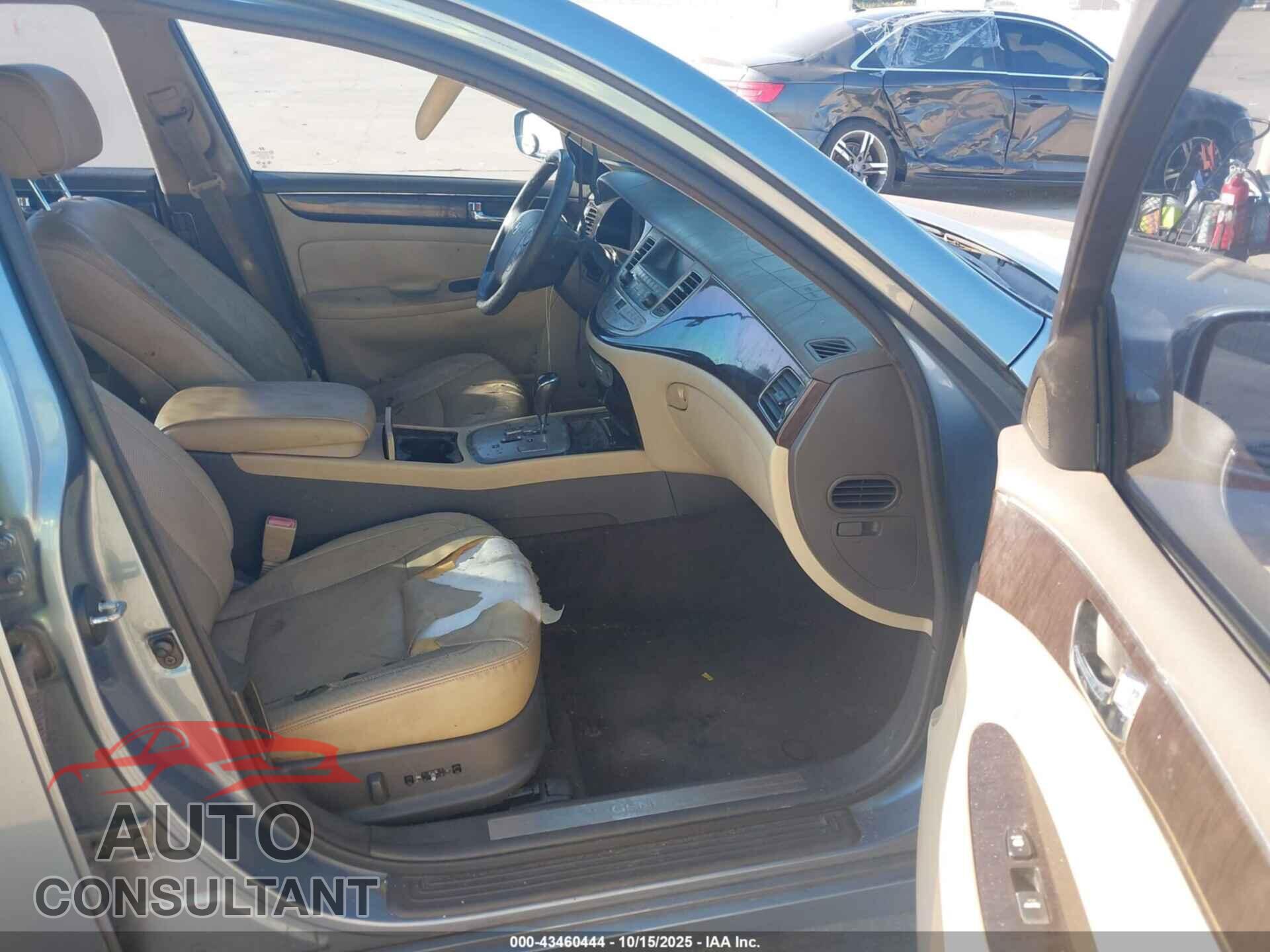 HYUNDAI GENESIS 2011 - KMHGC4DE1BU132825