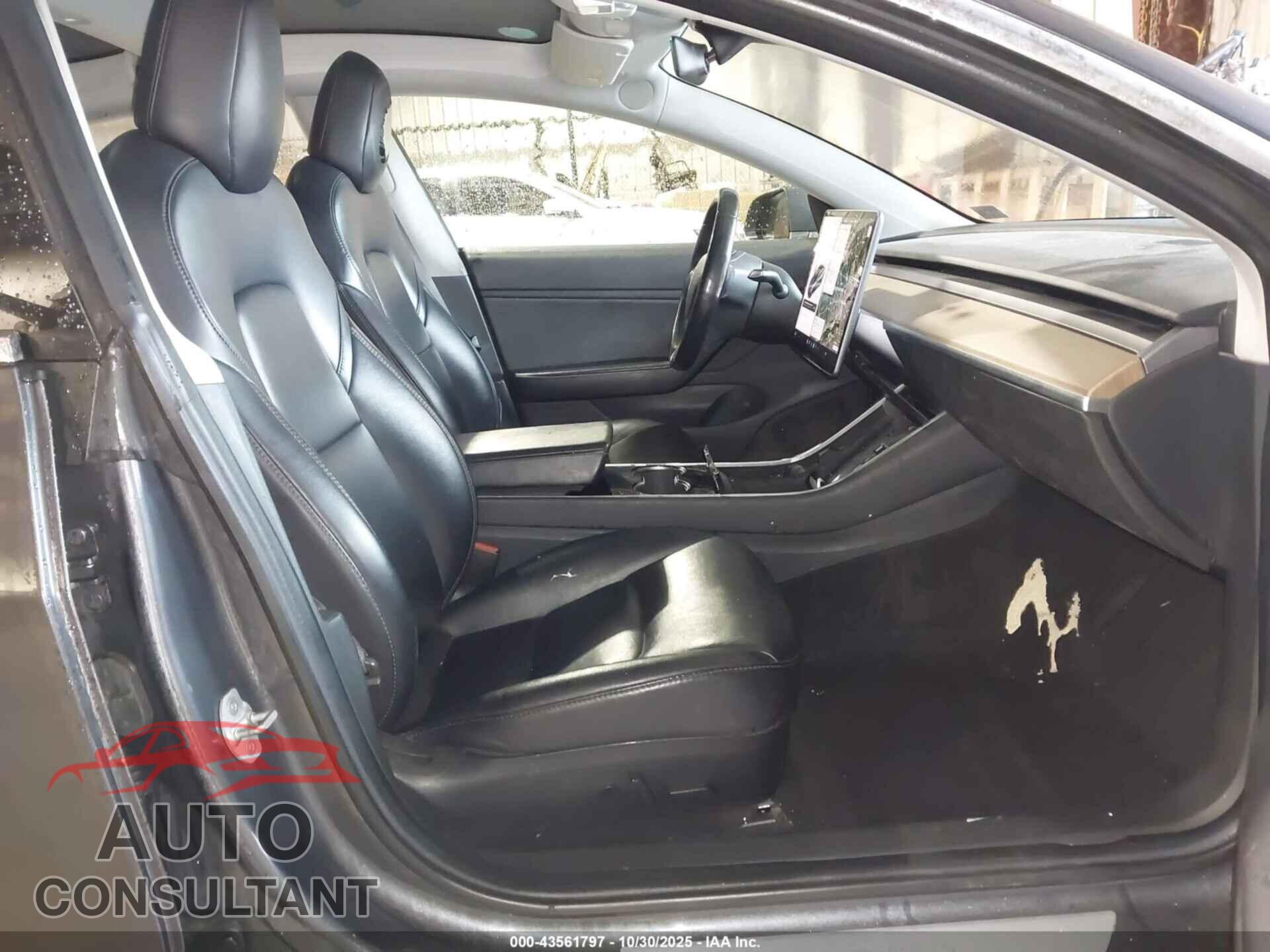 TESLA MODEL 3 2018 - 5YJ3E1EB7JF066160