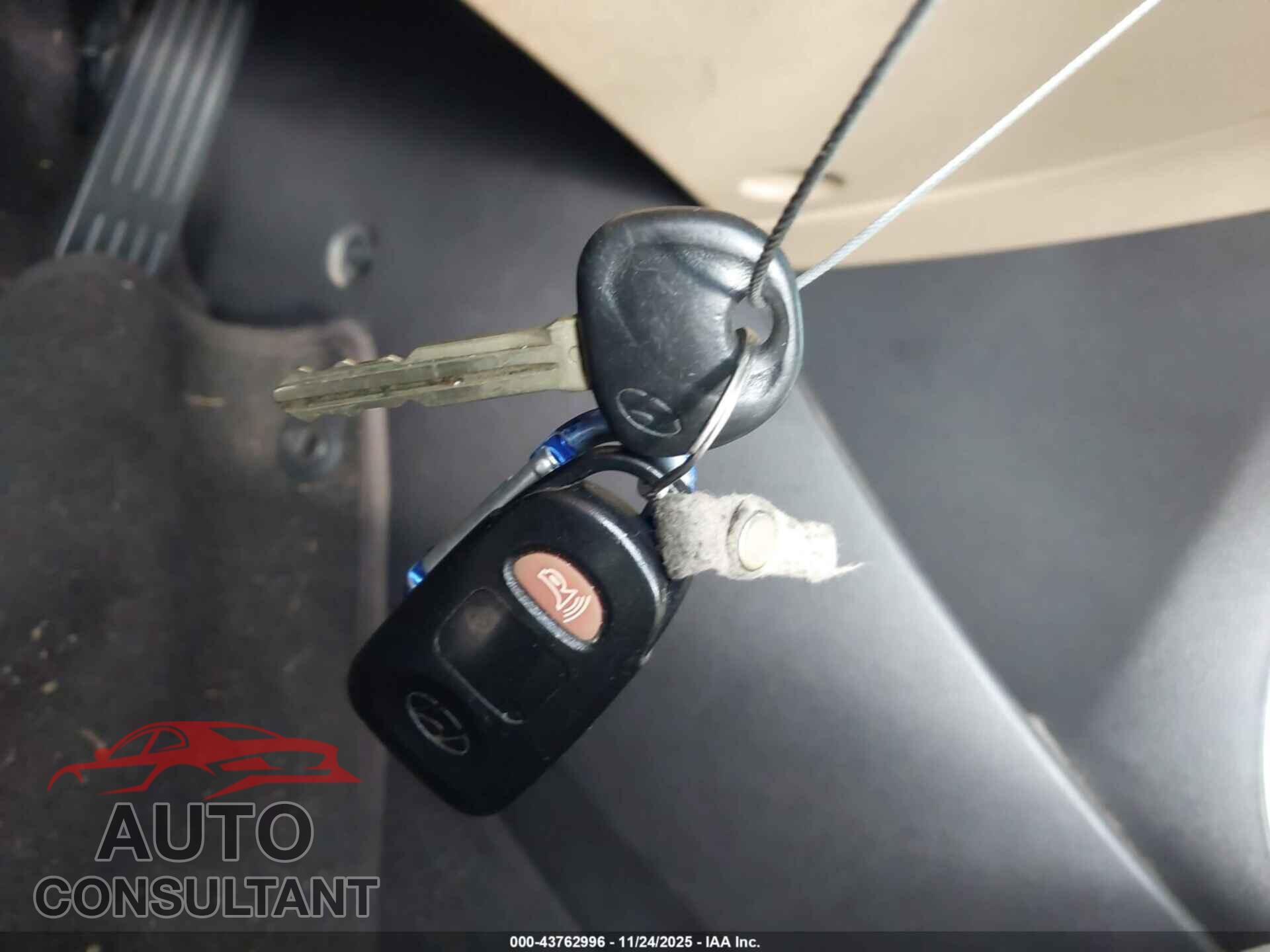HYUNDAI ELANTRA 2011 - KMHDH4AE2BU097348