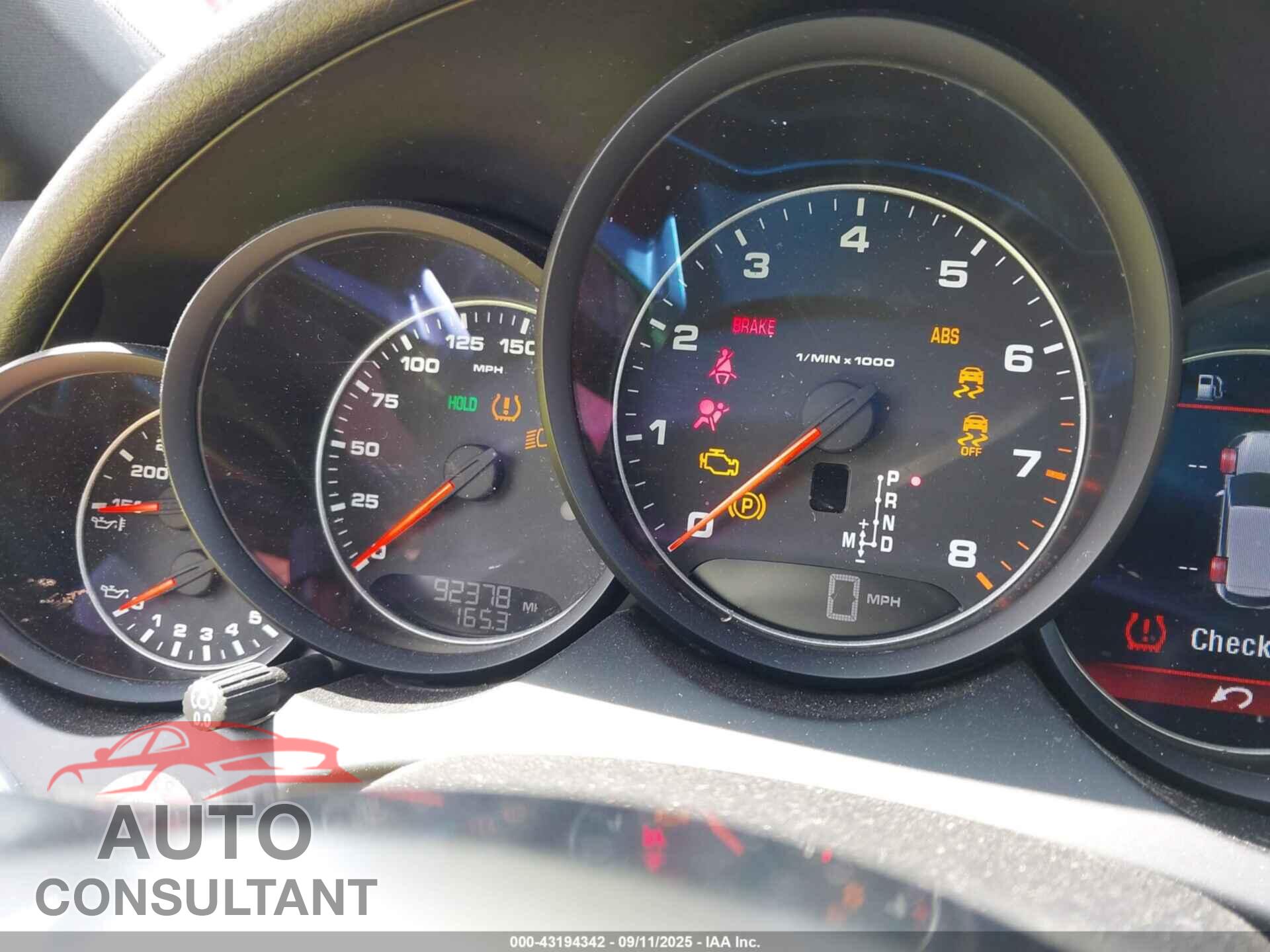 PORSCHE CAYENNE 2016 - WP1AA2A28GKA11418