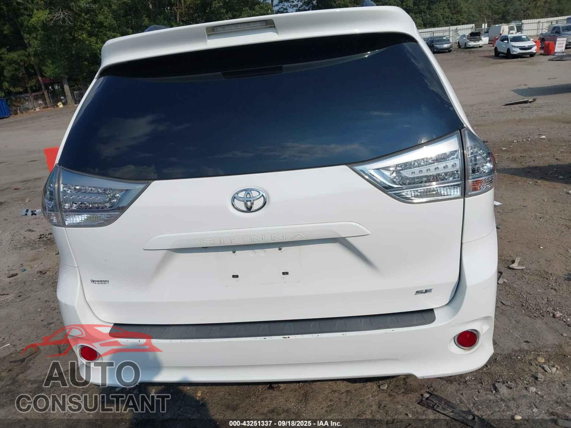 TOYOTA SIENNA 2016 - 5TDXK3DC4GS721413
