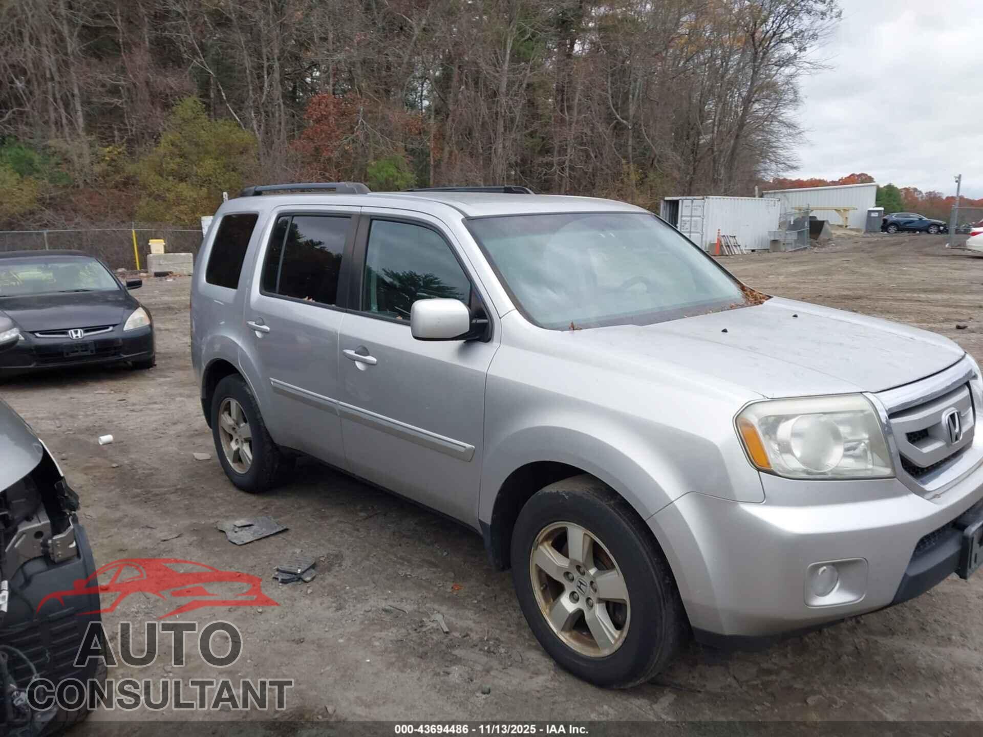 HONDA PILOT 2011 - 5FNYF4H49BB101140