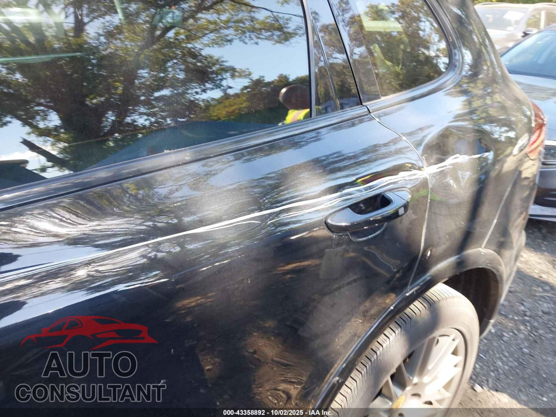 PORSCHE CAYENNE 2018 - WP1AA2A29JKA00547