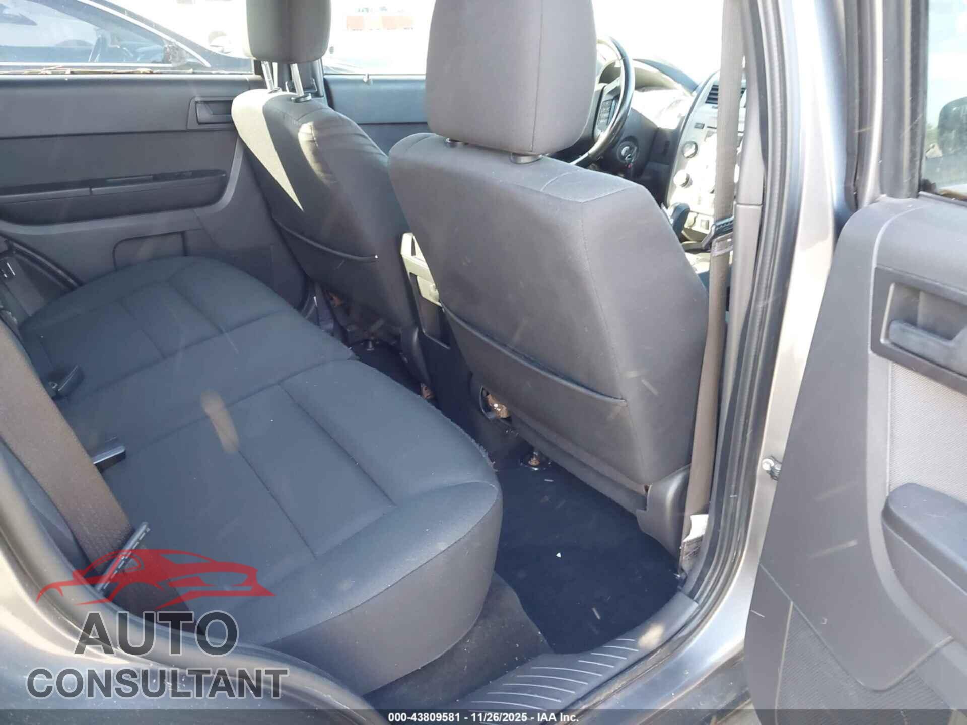 FORD ESCAPE 2011 - 1FMCU0D78BKC03326