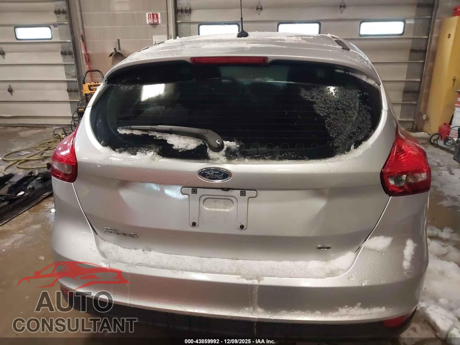 FORD FOCUS 2017 - 1FADP3K28HL242824