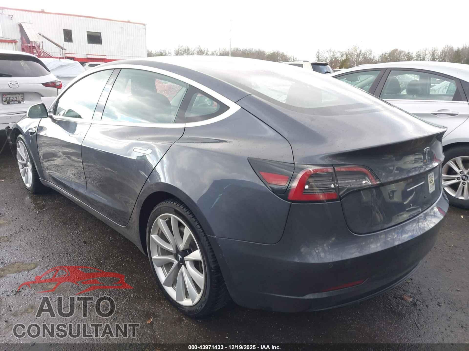TESLA MODEL 3 2018 - 5YJ3E1EA8JF053036