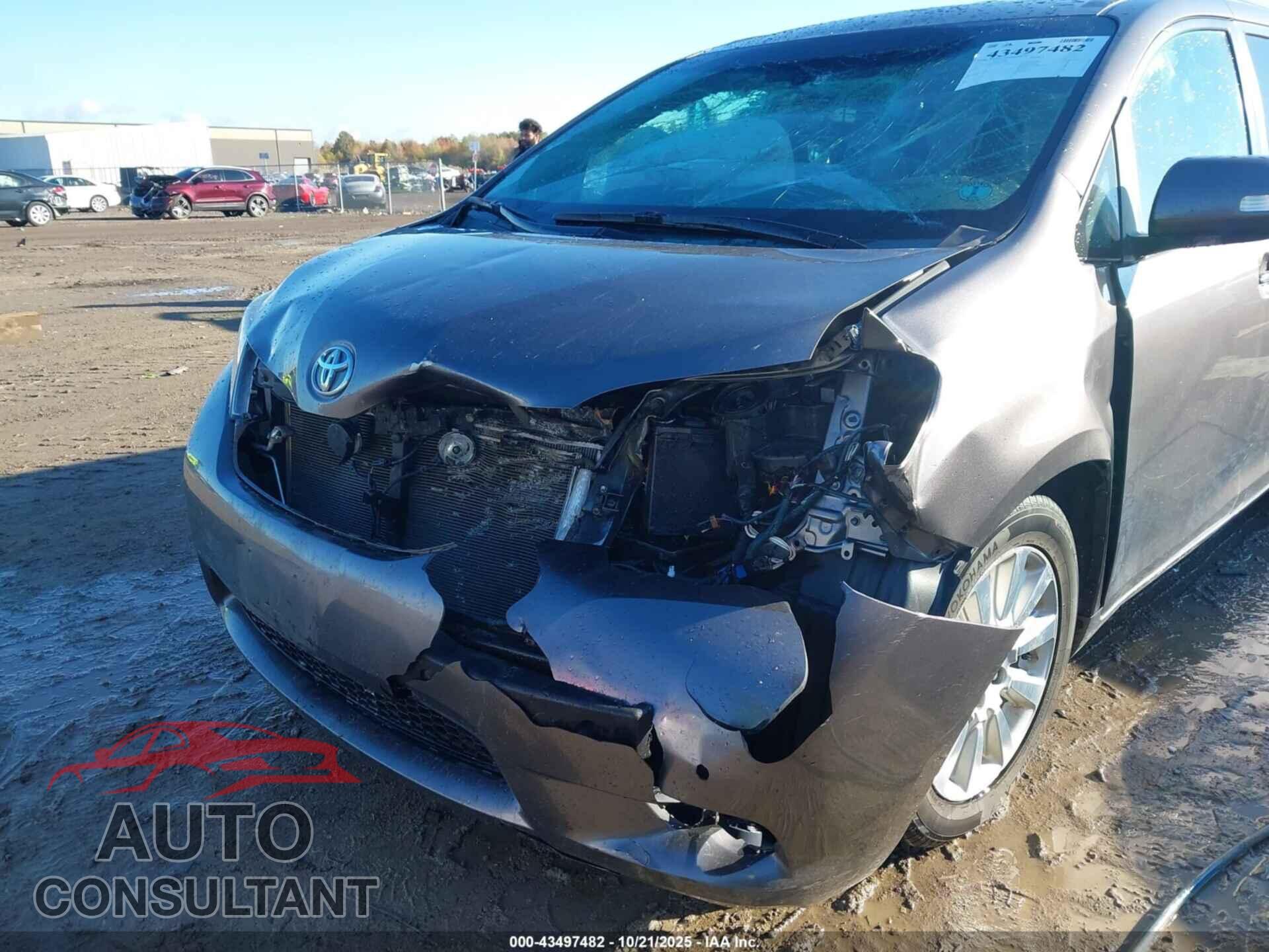 TOYOTA SIENNA 2014 - 5TDYK3DC5ES423616