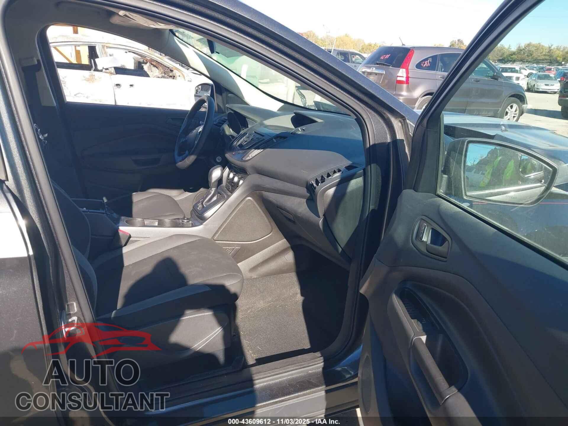 FORD ESCAPE 2016 - 1FMCU0F75GUC36731