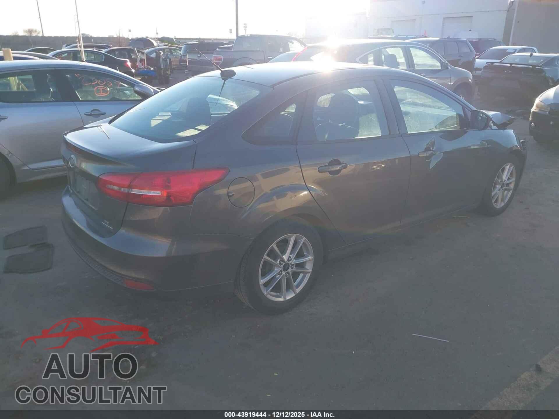 FORD FOCUS 2015 - 1FADP3F27FL243812
