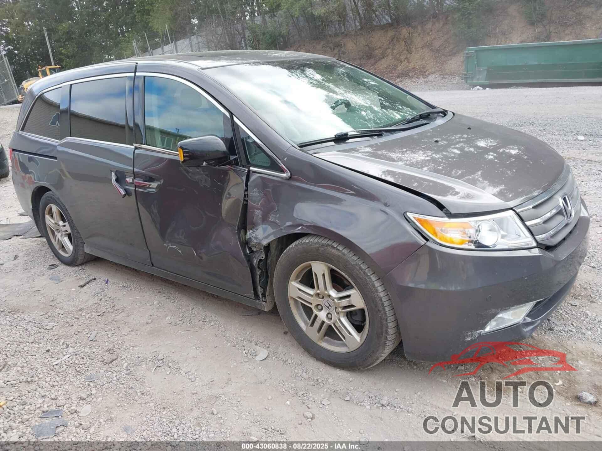 HONDA ODYSSEY 2013 - 5FNRL5H96DB004320