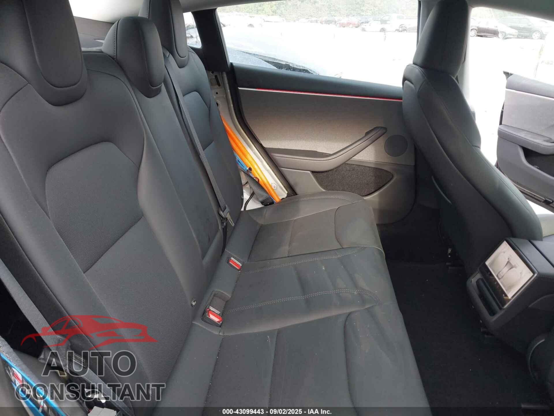 TESLA MODEL 3 2024 - 5YJ3E1EA7RF860661