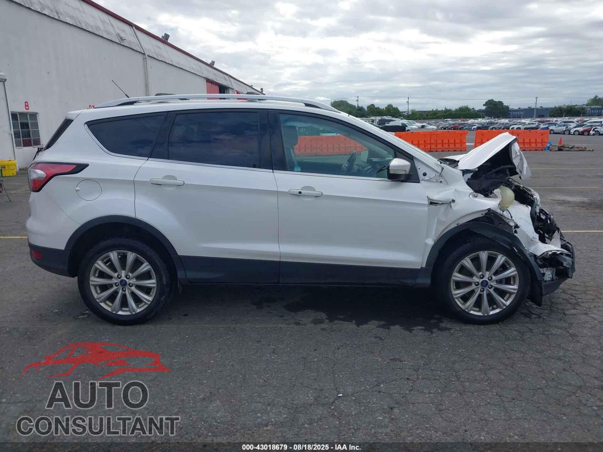 FORD ESCAPE 2017 - 1FMCU9JD3HUD29461