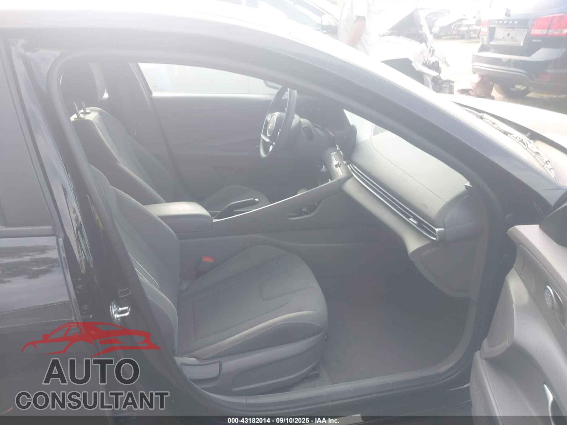 HYUNDAI ELANTRA 2024 - KMHLM4DG0RU651663