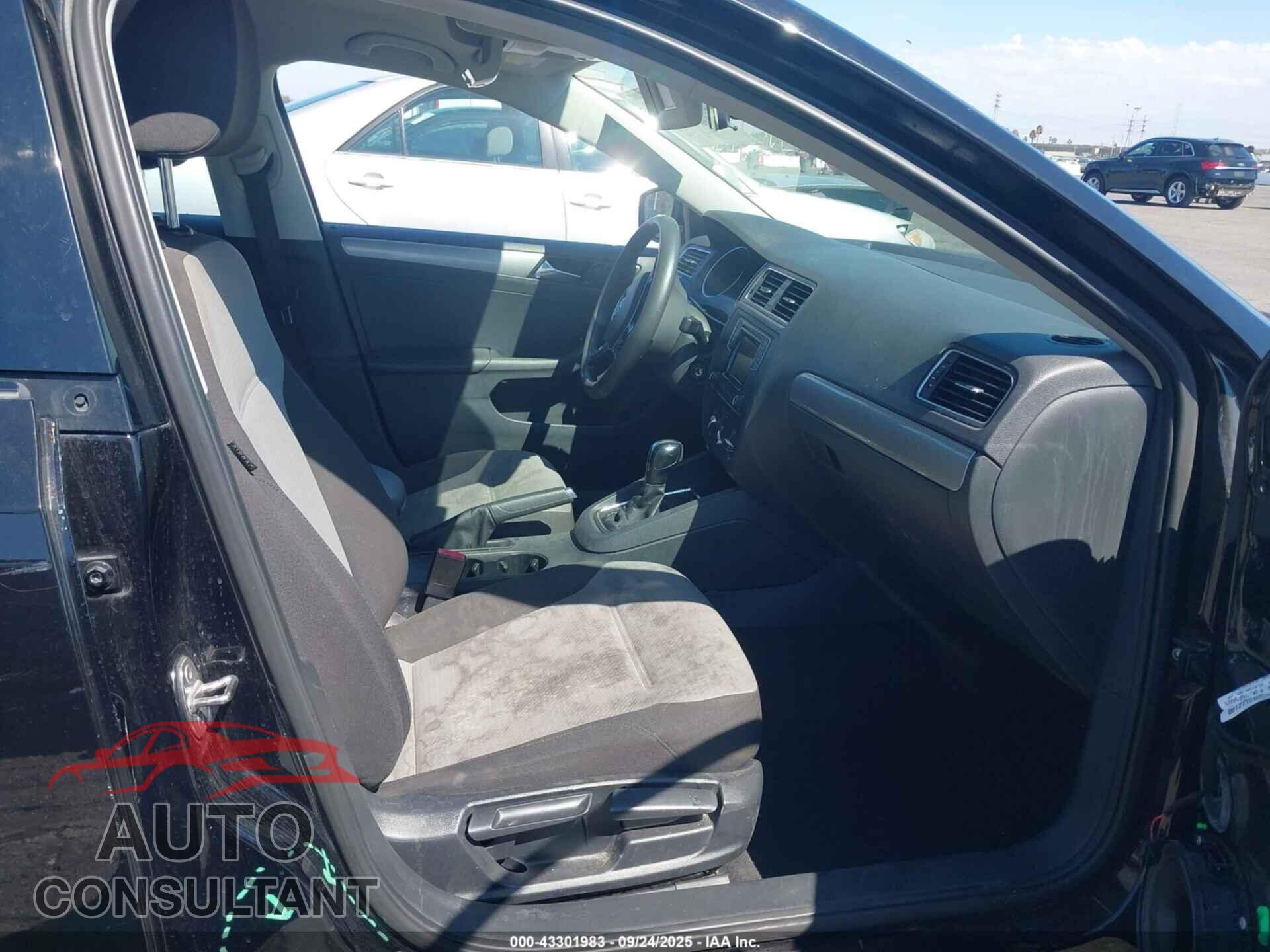 VOLKSWAGEN JETTA 2017 - 3VW2B7AJ4HM227197