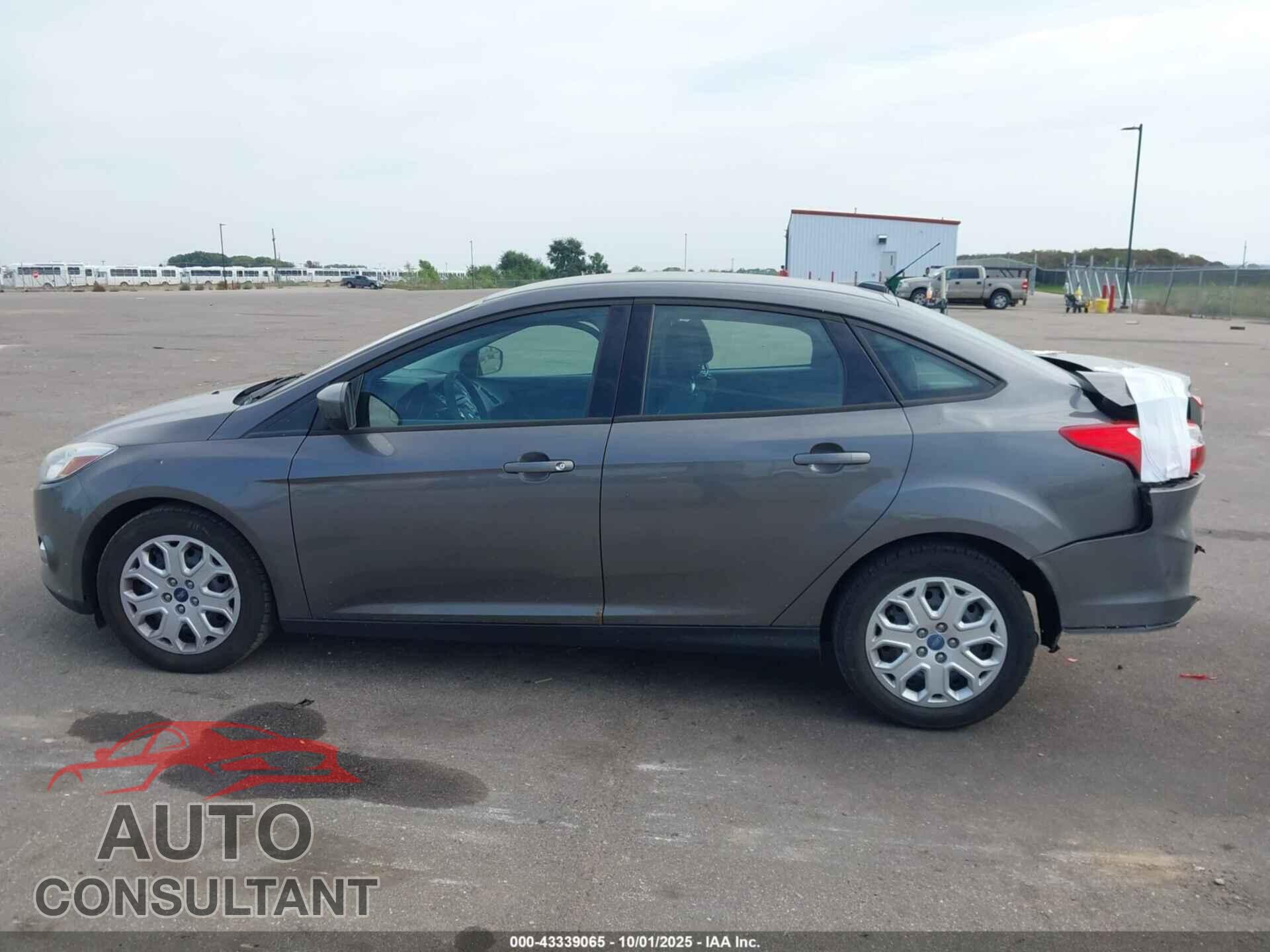 FORD FOCUS 2012 - 1FAHP3F25CL211521