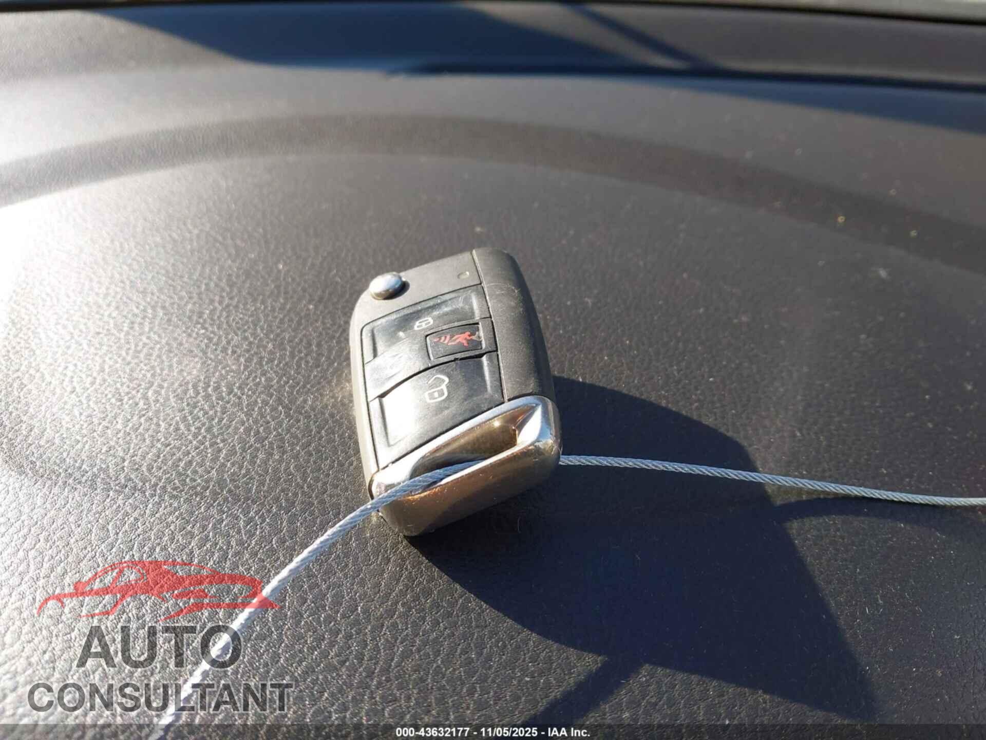 VOLKSWAGEN E-GOLF 2015 - WVWPP7AU2FW903082
