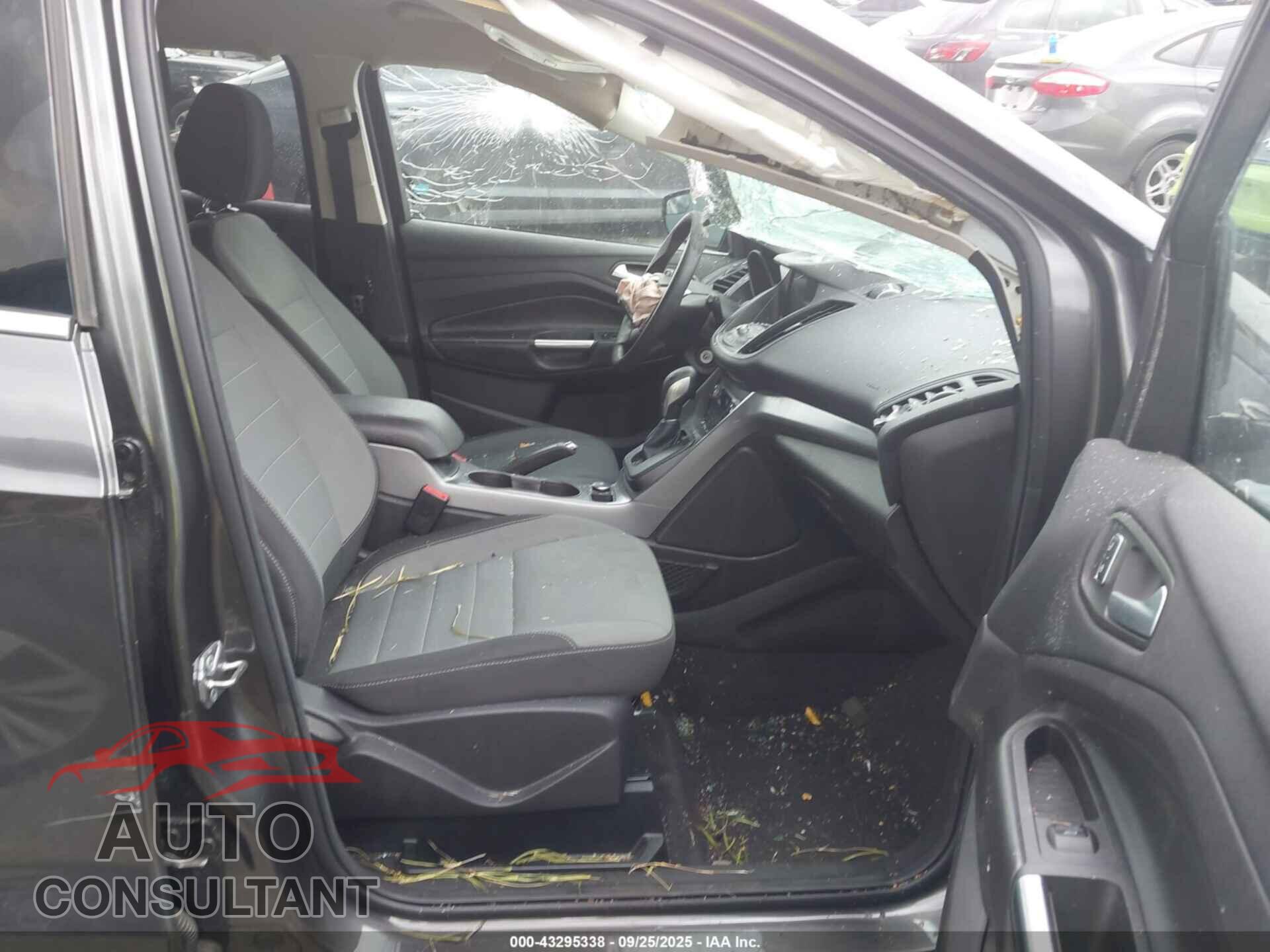 FORD ESCAPE 2016 - 1FMCU0GX0GUA49282