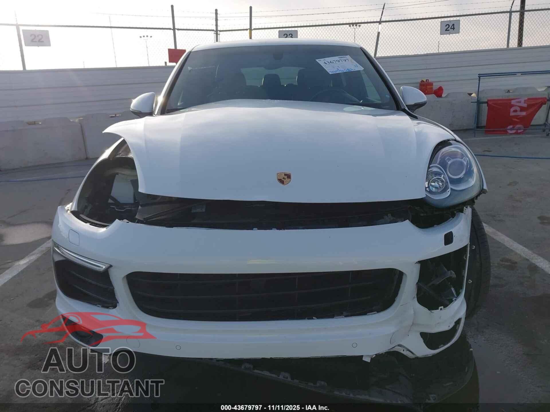 PORSCHE CAYENNE 2017 - WP1AA2A21HKA84342