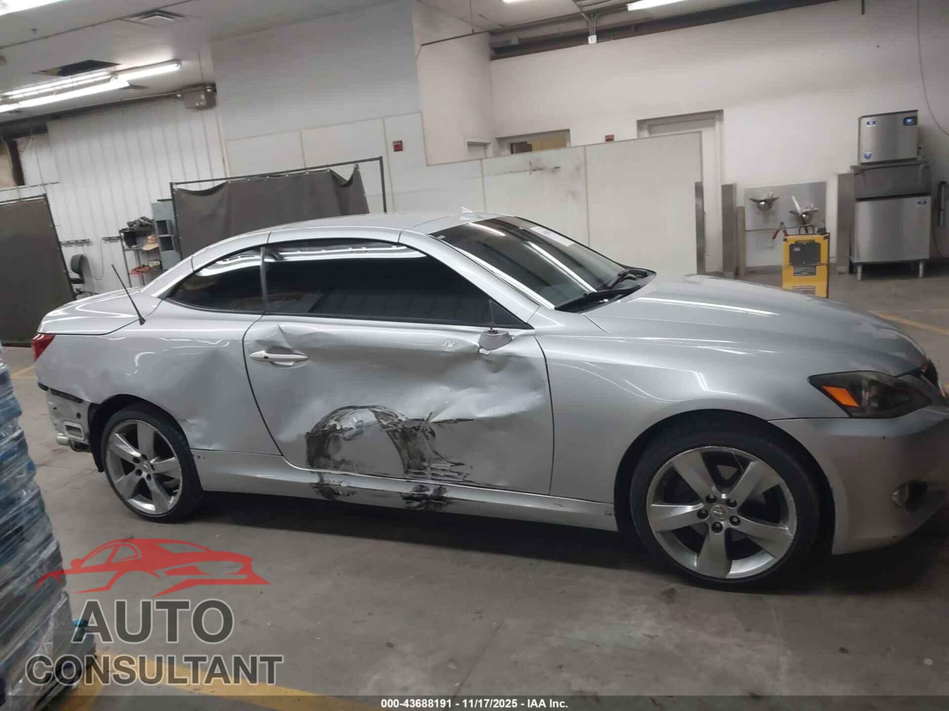 LEXUS IS 250C 2011 - JTHFF2C26B2520565