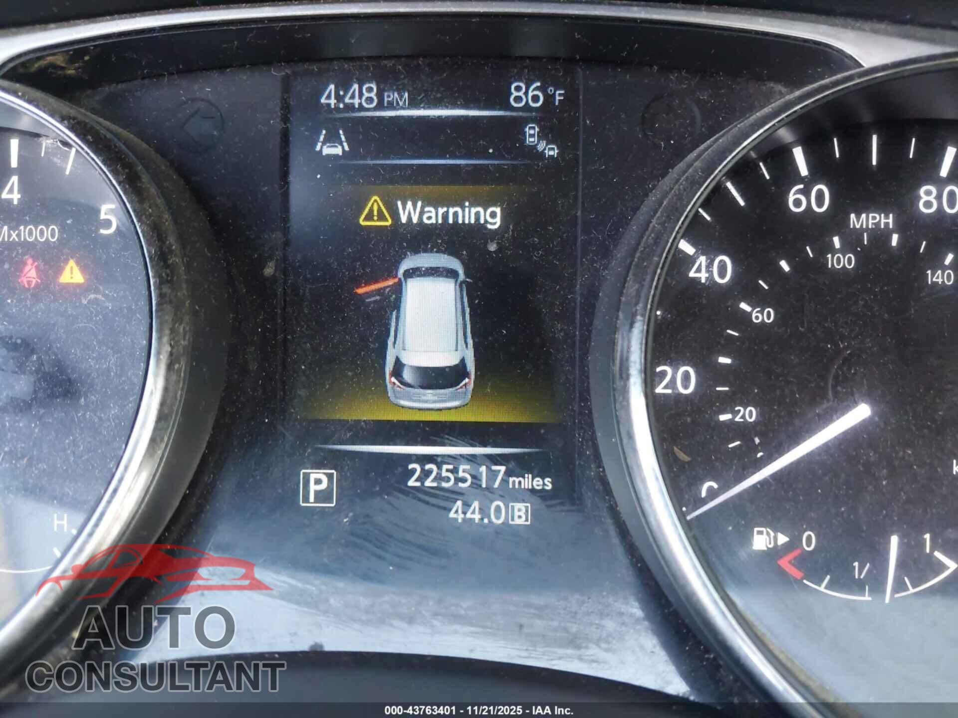NISSAN ROGUE 2015 - KNMAT2MT2FP558900
