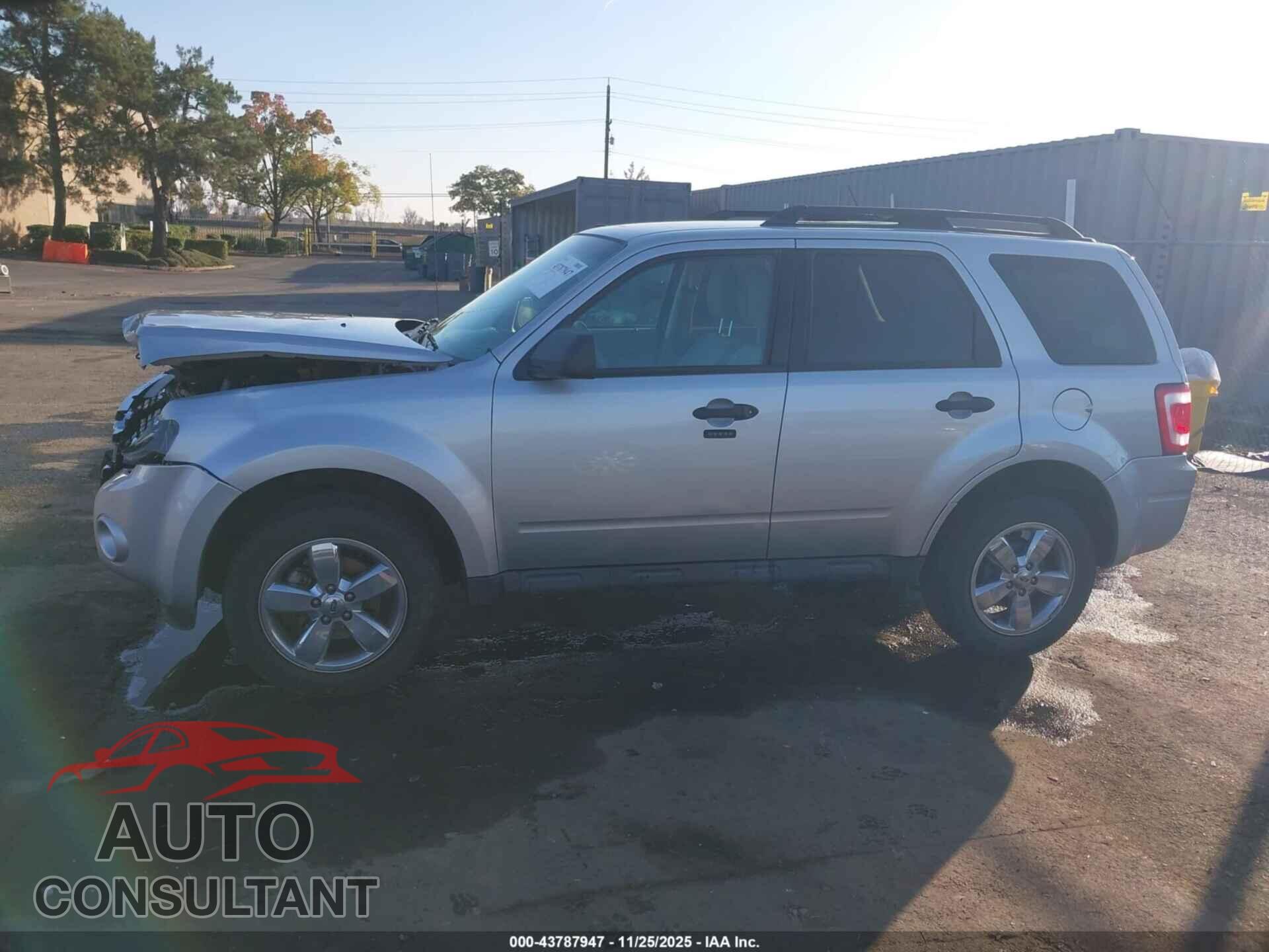 FORD ESCAPE 2010 - 1FMCU9DG2AKB65563