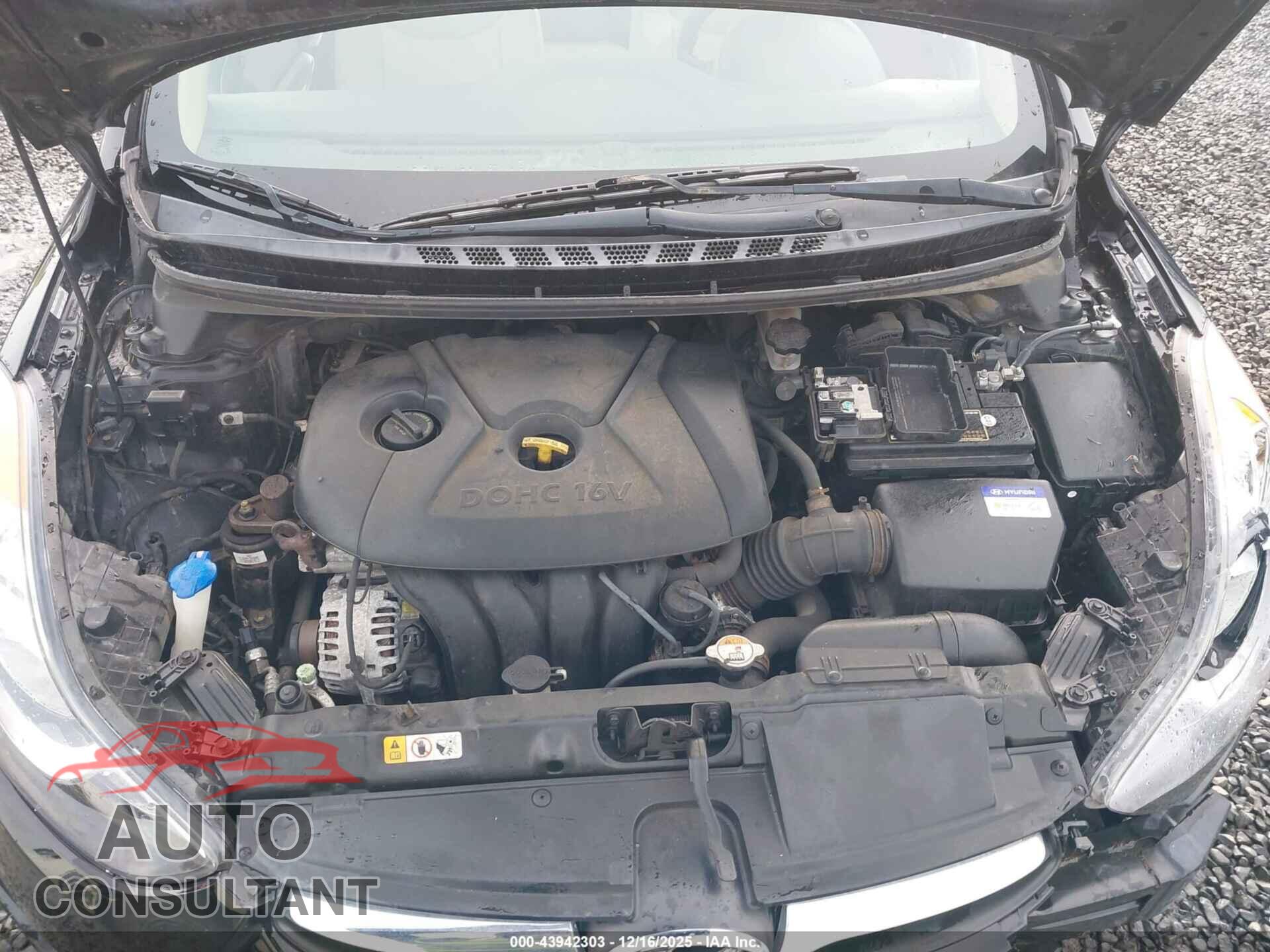 HYUNDAI ELANTRA 2012 - KMHDH4AE7CU268497