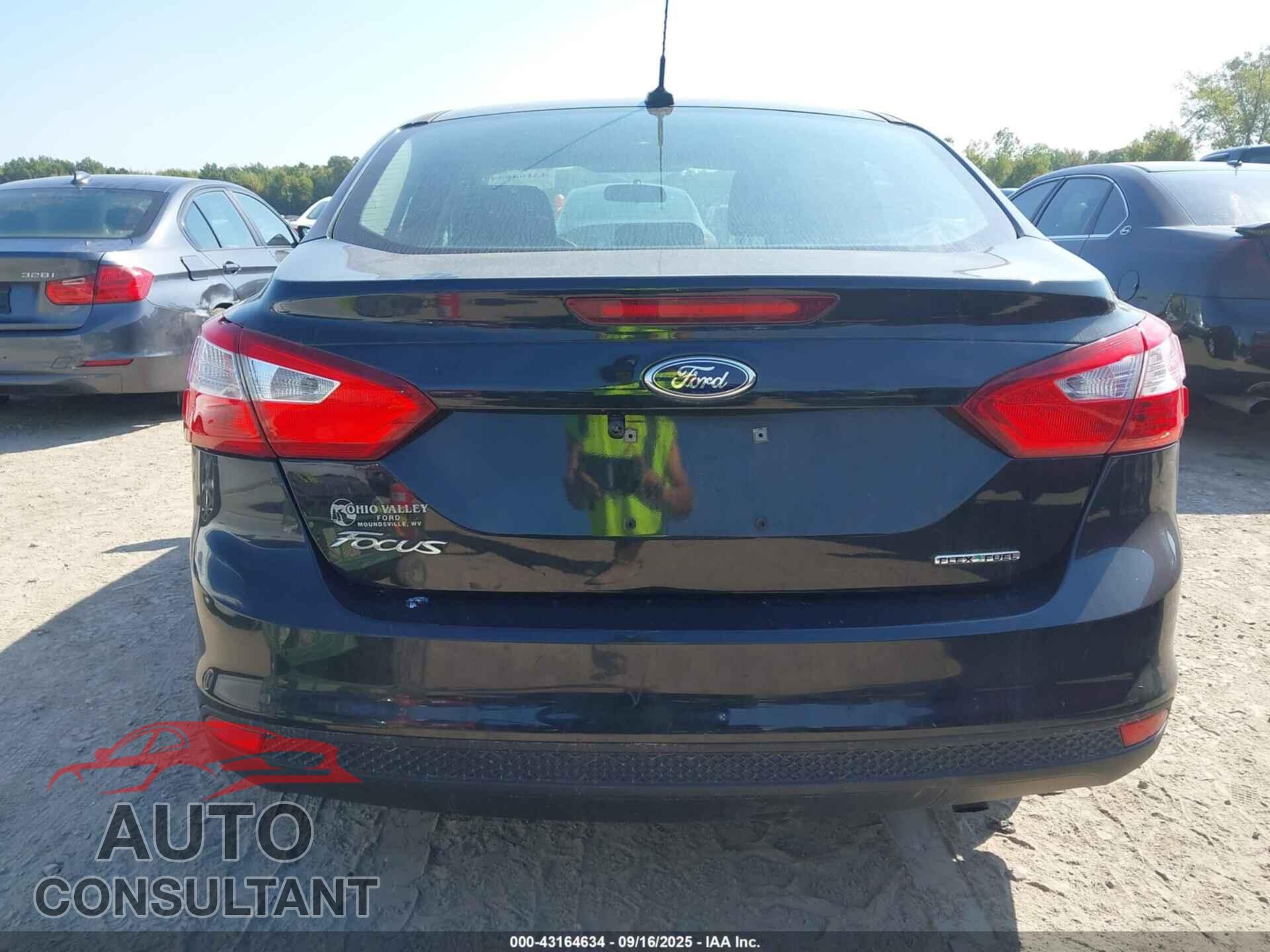 FORD FOCUS 2014 - 1FADP3E22EL459261