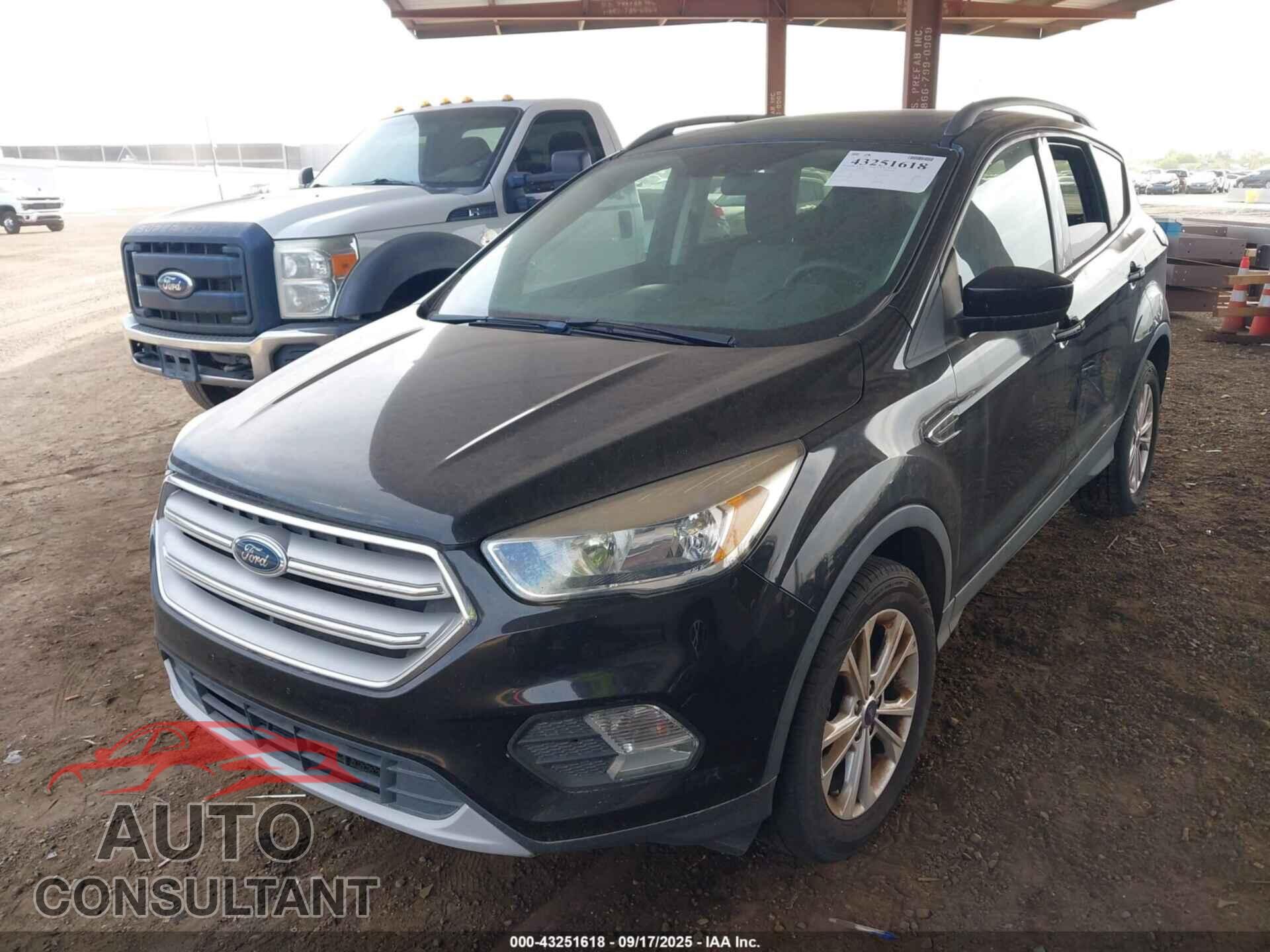 FORD ESCAPE 2018 - 1FMCU0GD8JUC40624
