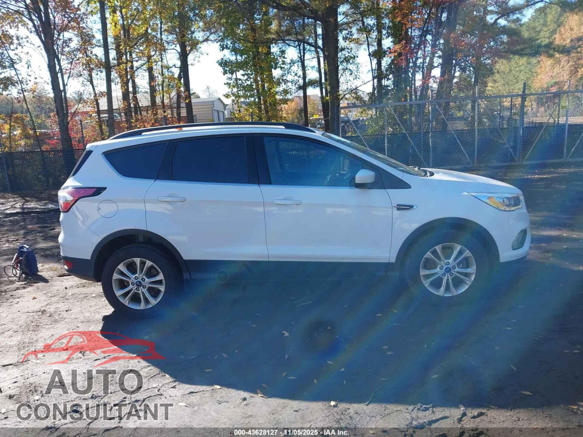 FORD ESCAPE 2017 - 1FMCU9GD6HUB61886