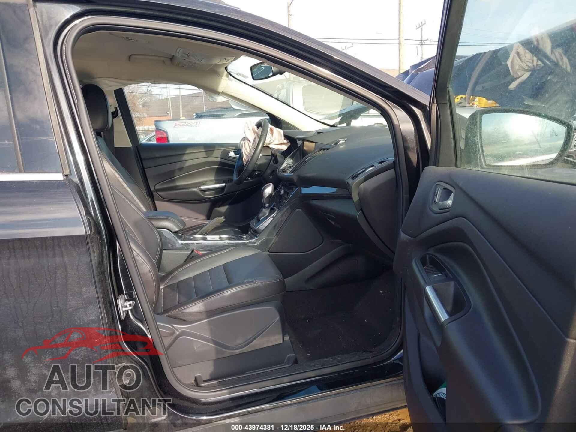 FORD ESCAPE 2014 - 1FMCU0J94EUB71439