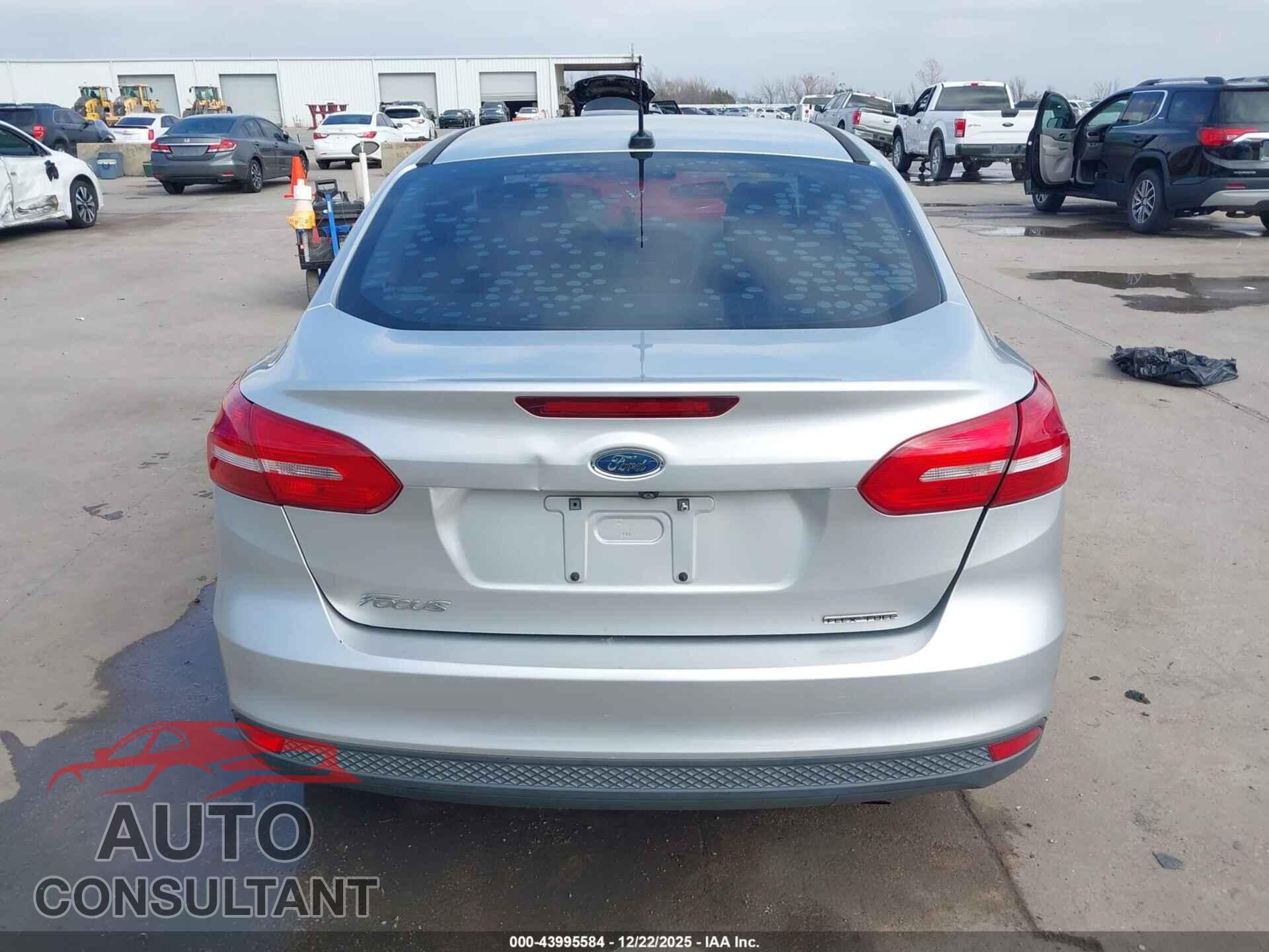 FORD FOCUS 2016 - 1FADP3E26GL245313