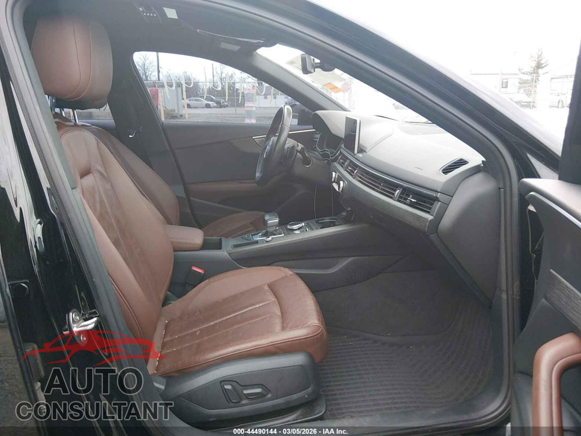 AUDI A4 2018 - WAUKMAF42JA233304