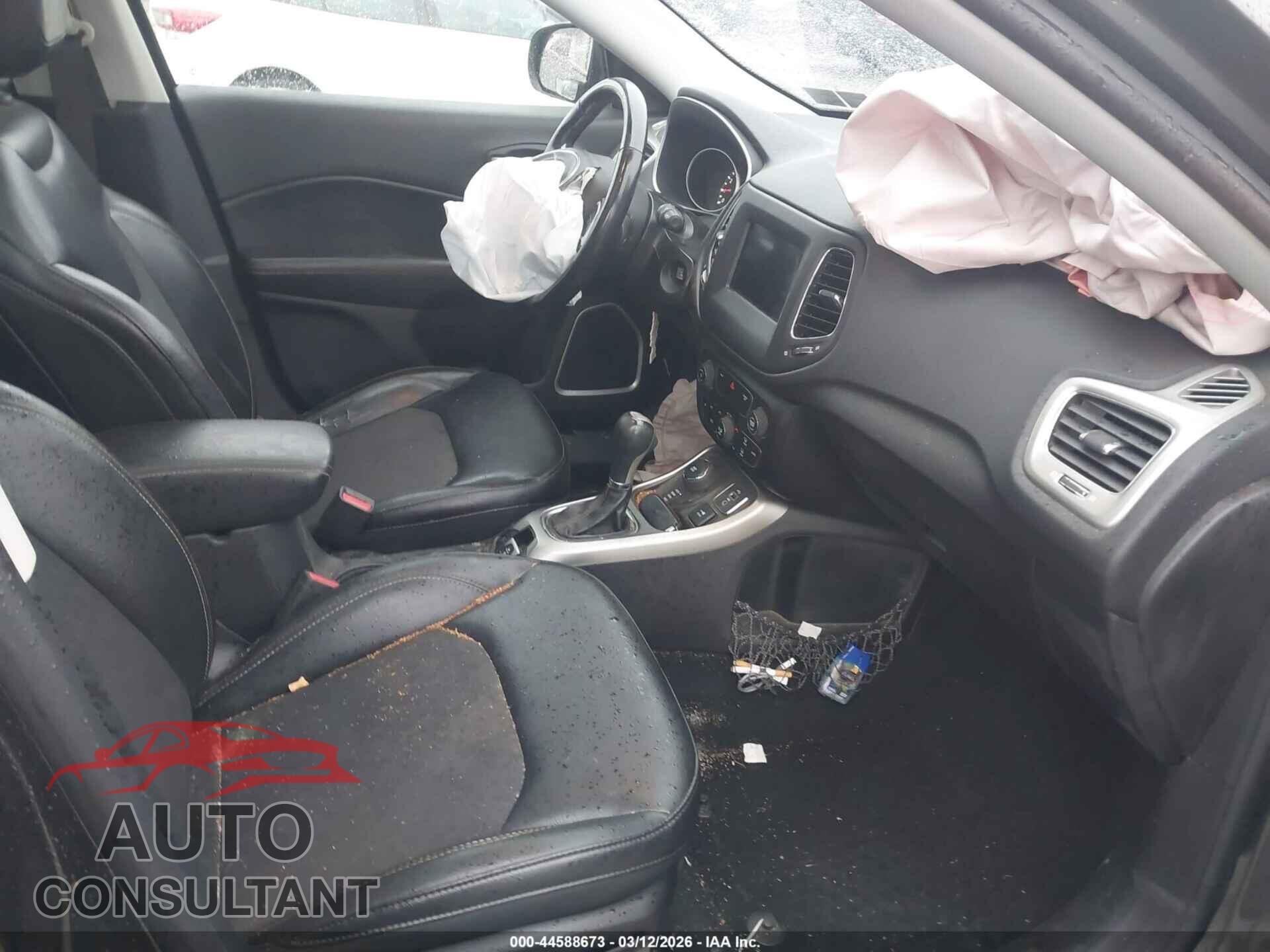 JEEP COMPASS 2018 - 3C4NJDBB4JT455530