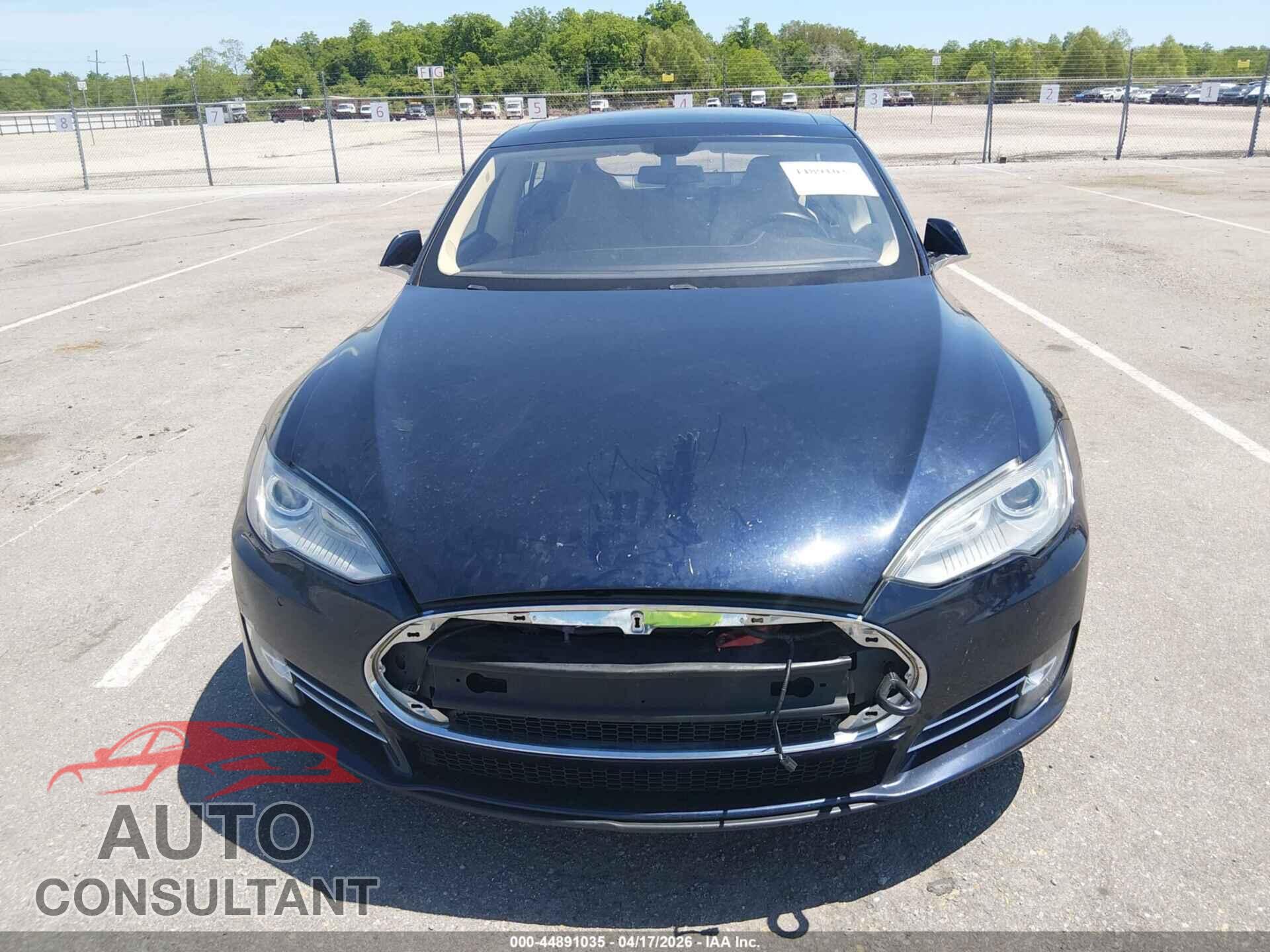 TESLA MODEL S 2014 - 5YJSA1H10EFP43579