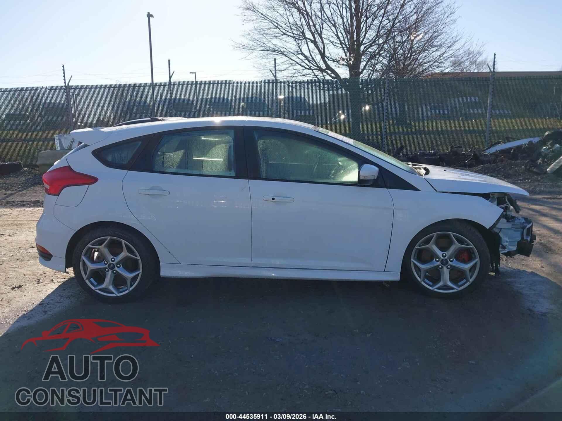 FORD FOCUS ST 2017 - 1FADP3L99HL285340