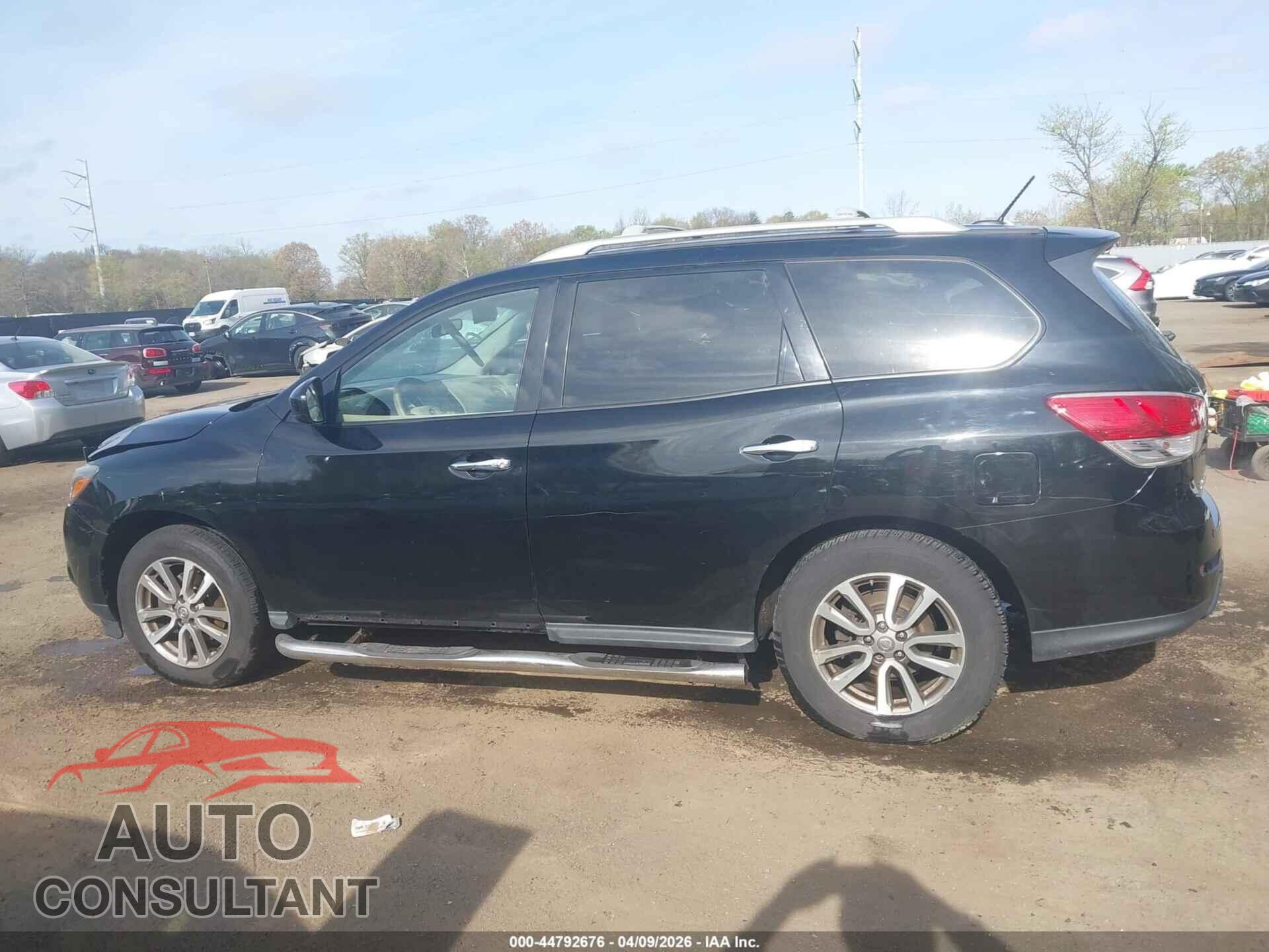 NISSAN PATHFINDER 2013 - 5N1AR2MM1DC608807