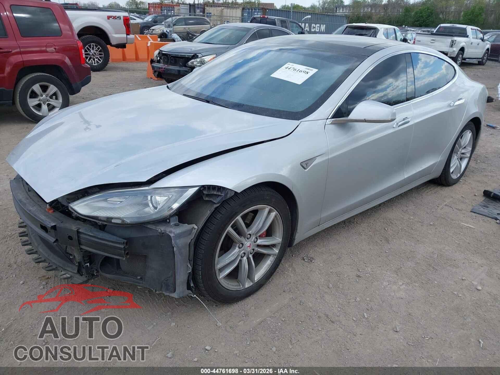 TESLA MODEL S 2013 - 5YJSA1DPXDFP13062
