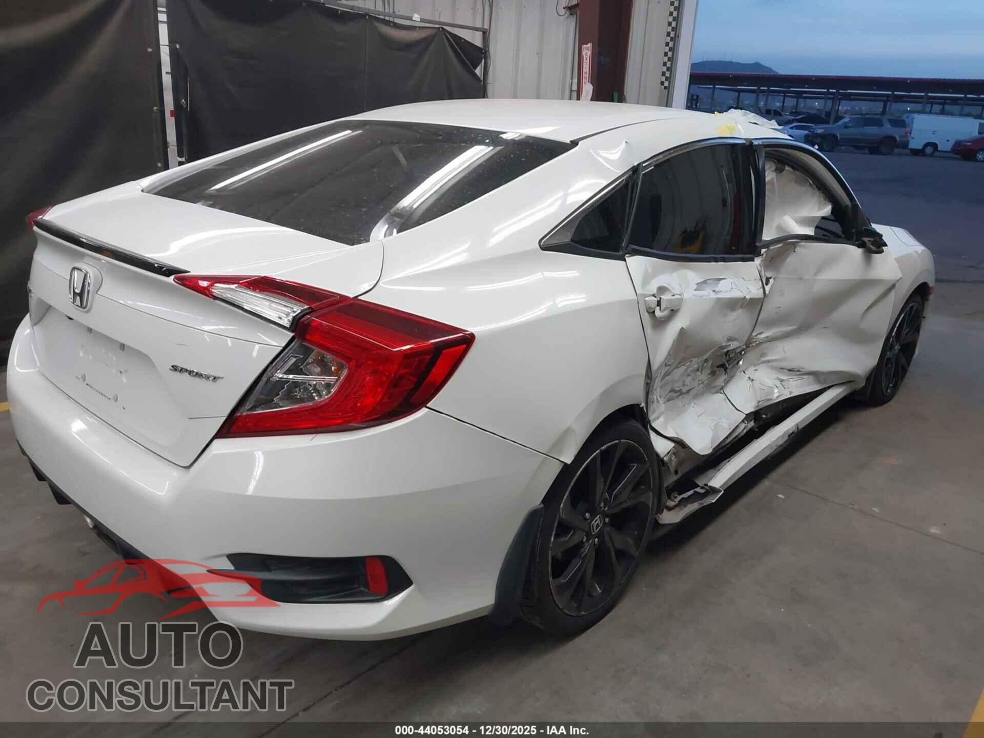 HONDA CIVIC 2019 - 2HGFC2F88KH504354