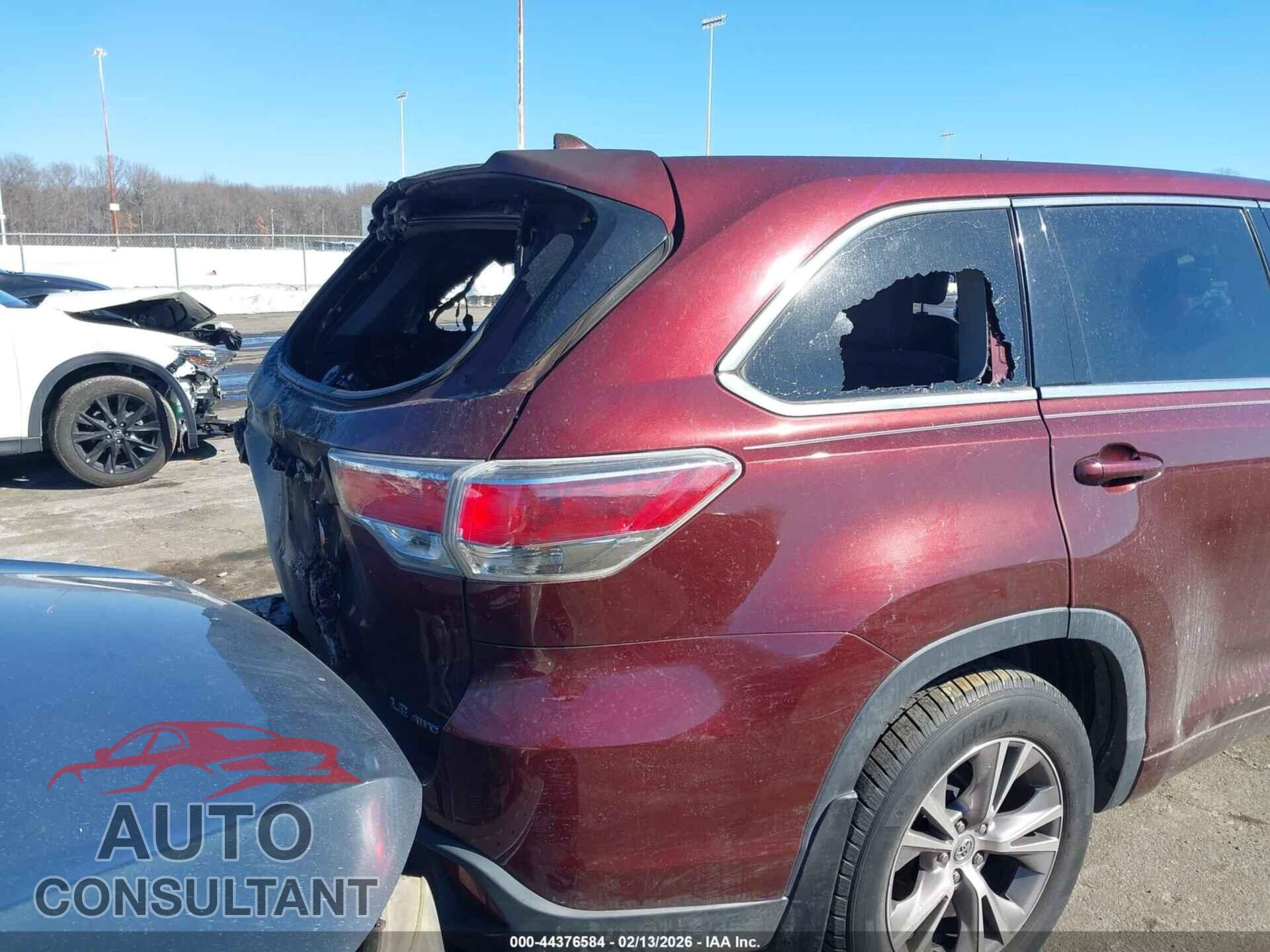 TOYOTA HIGHLANDER 2015 - 5TDBKRFH5FS099800