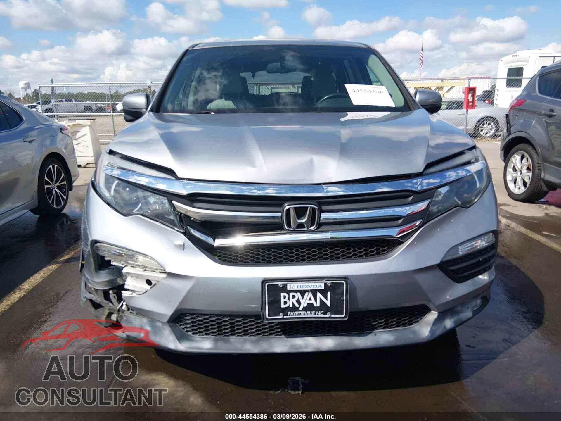 HONDA PILOT 2017 - 5FNYF5H57HB017101
