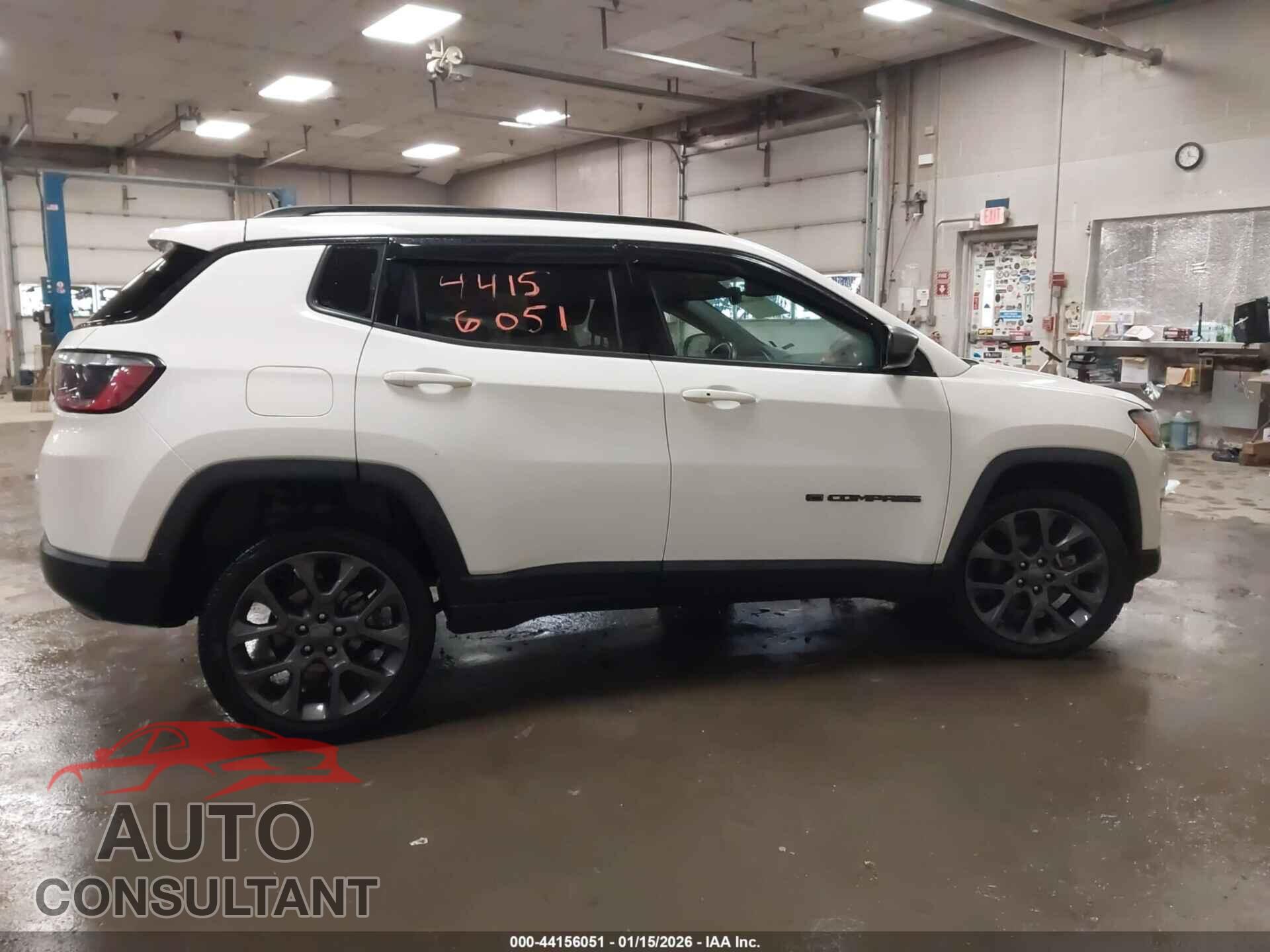 JEEP COMPASS 2021 - 3C4NJDEB8MT589358